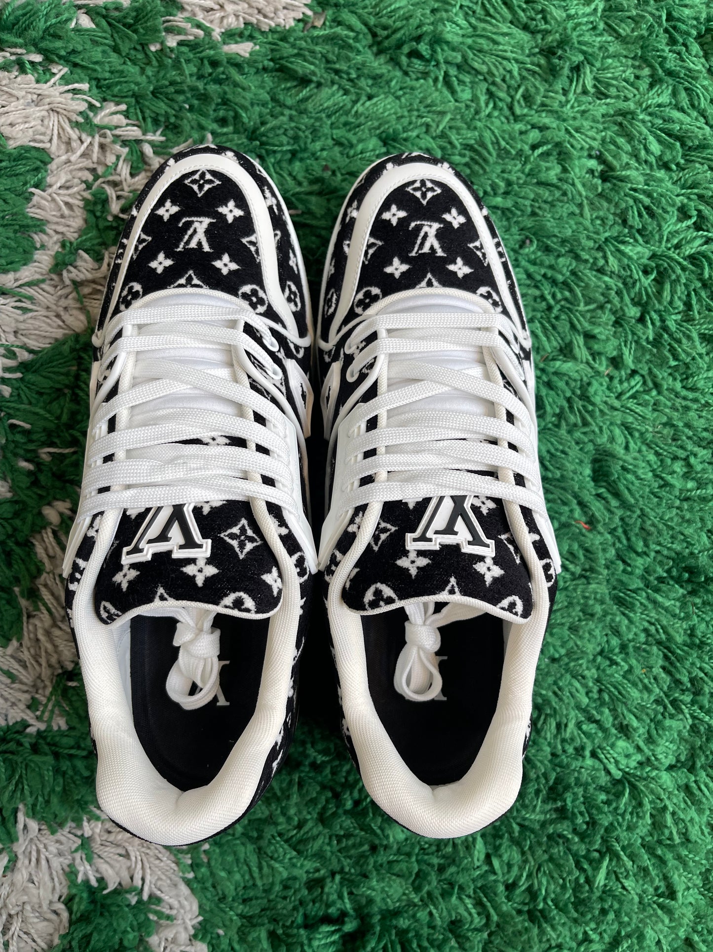 Louis Vuitton Trainer “Black Monogram Textile”