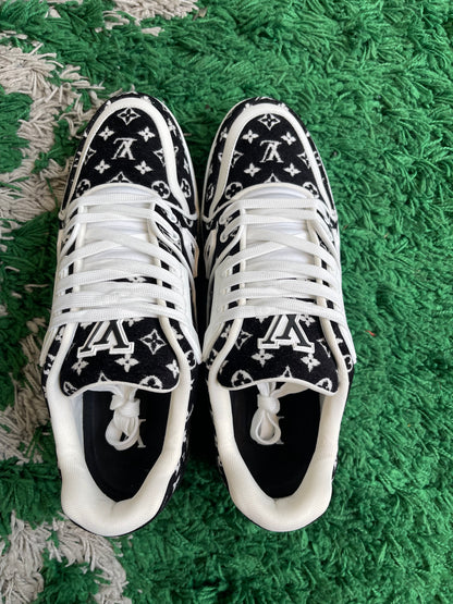 Louis Vuitton Trainer “Black Monogram Textile”