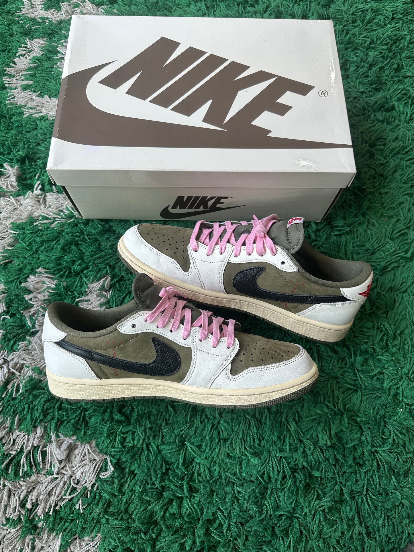 Jordan 1 Low Travis Scott “Medium Olive”