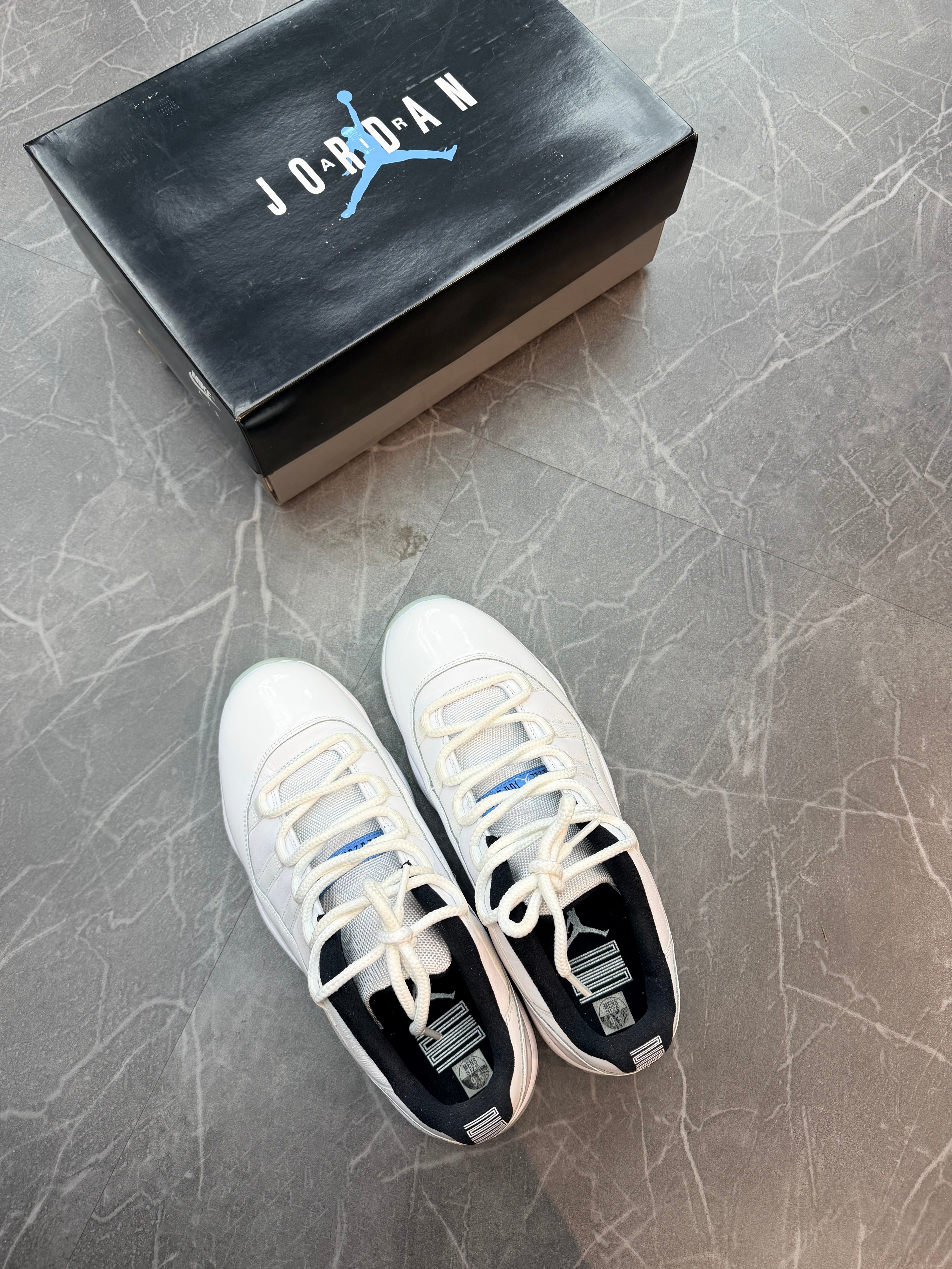 Jordan 11 Low “Legend Blue”