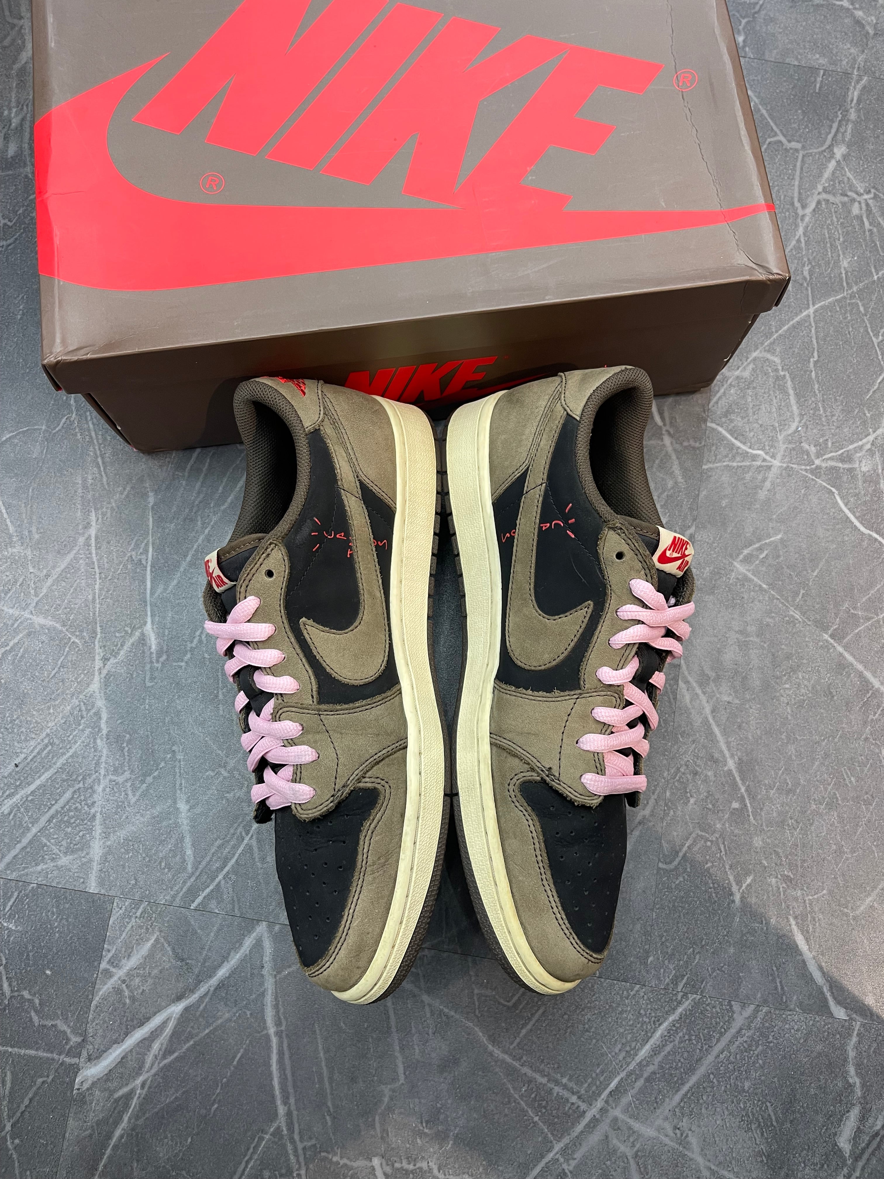 Jordan 1 Low Travis Scott “Mocha”