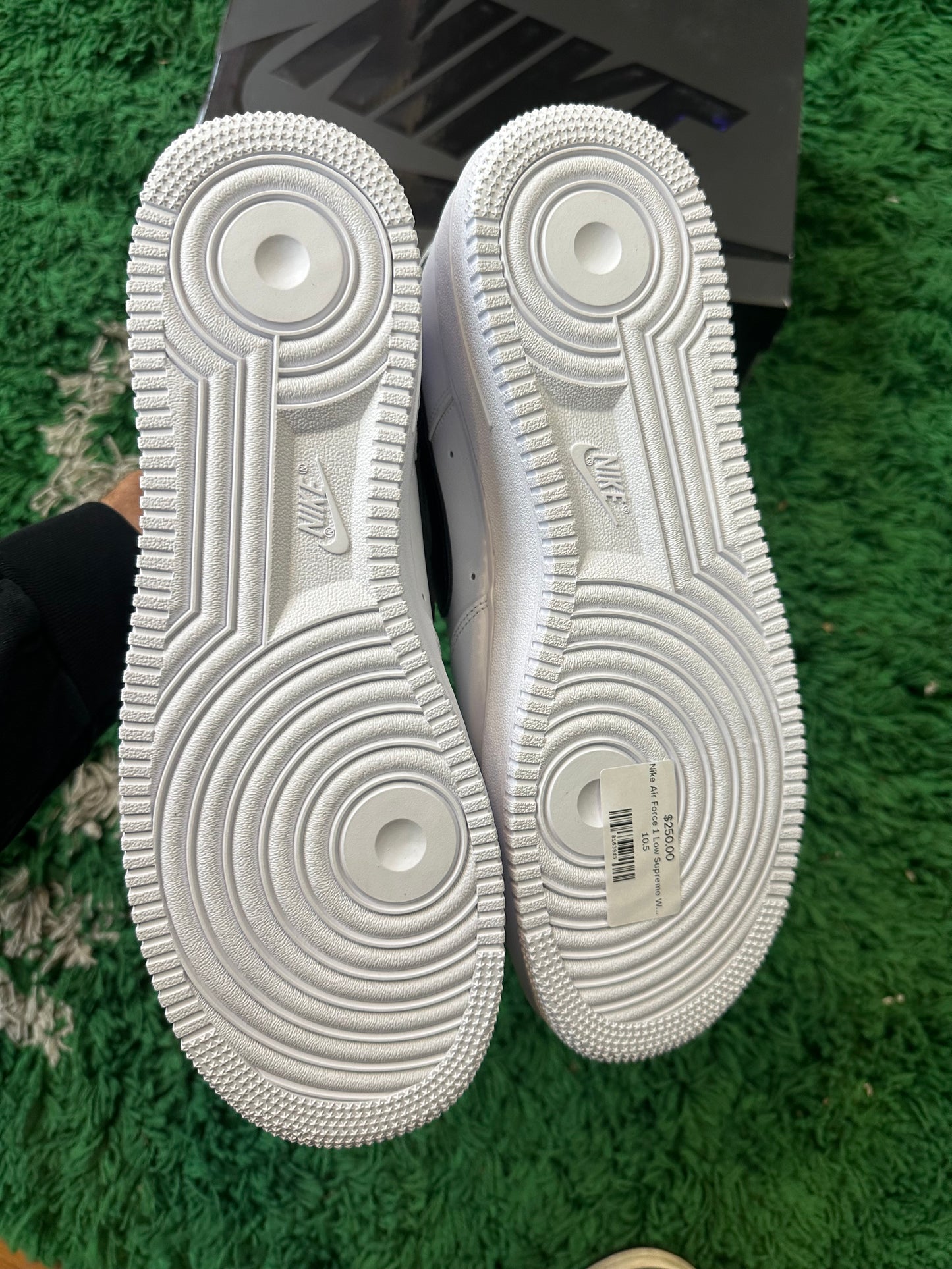 Nike Air Force 1 Low Supreme “White Black”