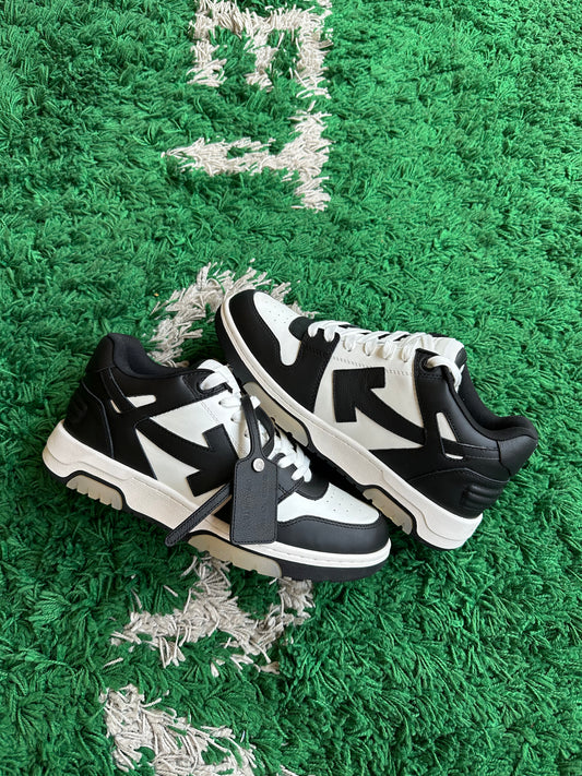 Off-White Out of Office “Black White”