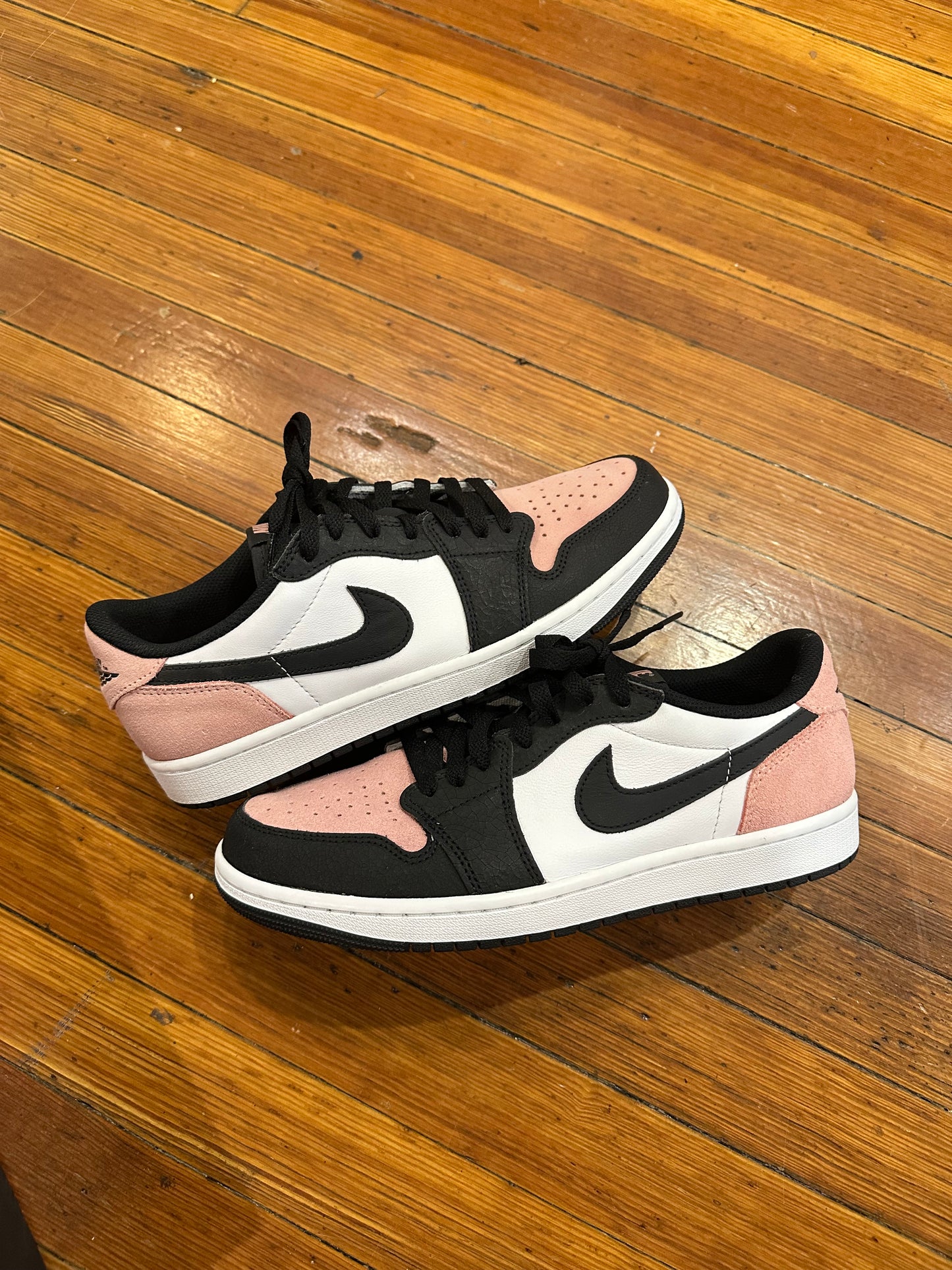 Jordan 1 Low “Bleached Coral”