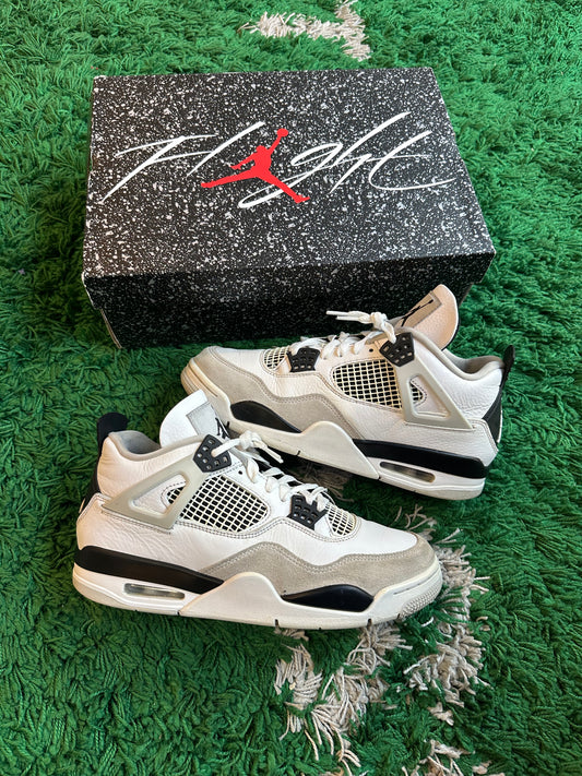Jordan 4 “Military Black”