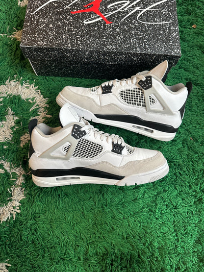 Jordan 4 “Military Black”
