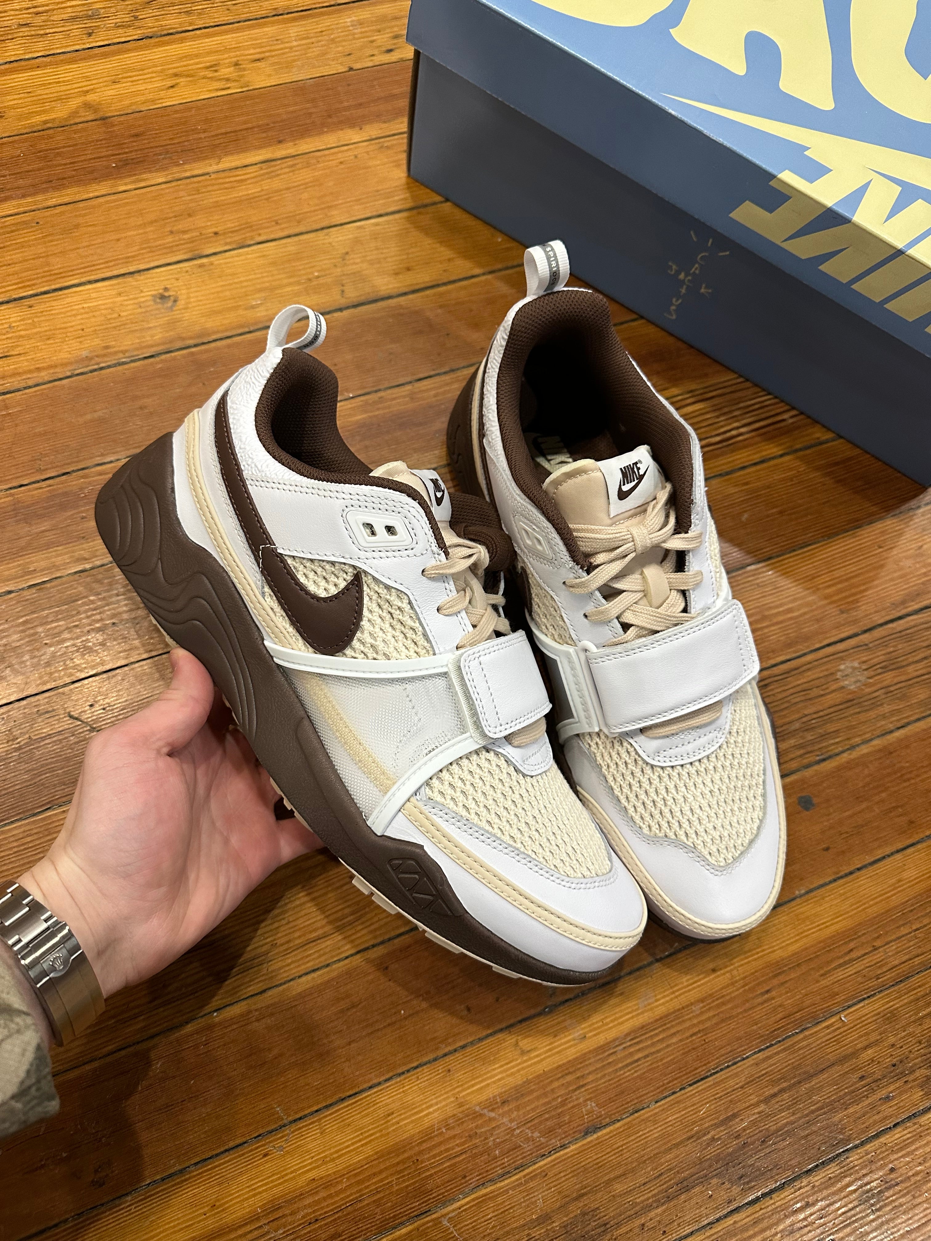 Travis Scott X Nike Zoom Field Jaxx “Light Chocolate”