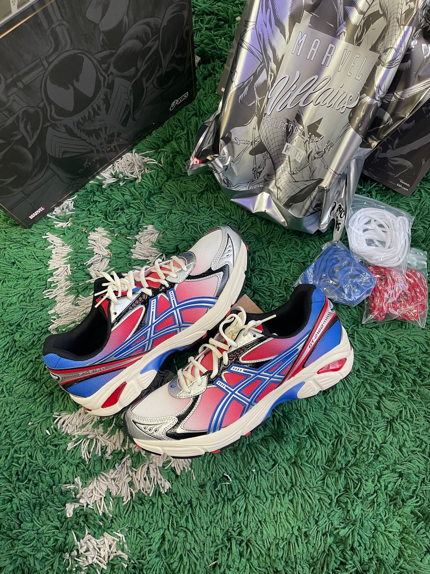 Kith Marvel Villains Spider-Man/Venom Battle Spectra Pack Sealed Box (Comic Included)