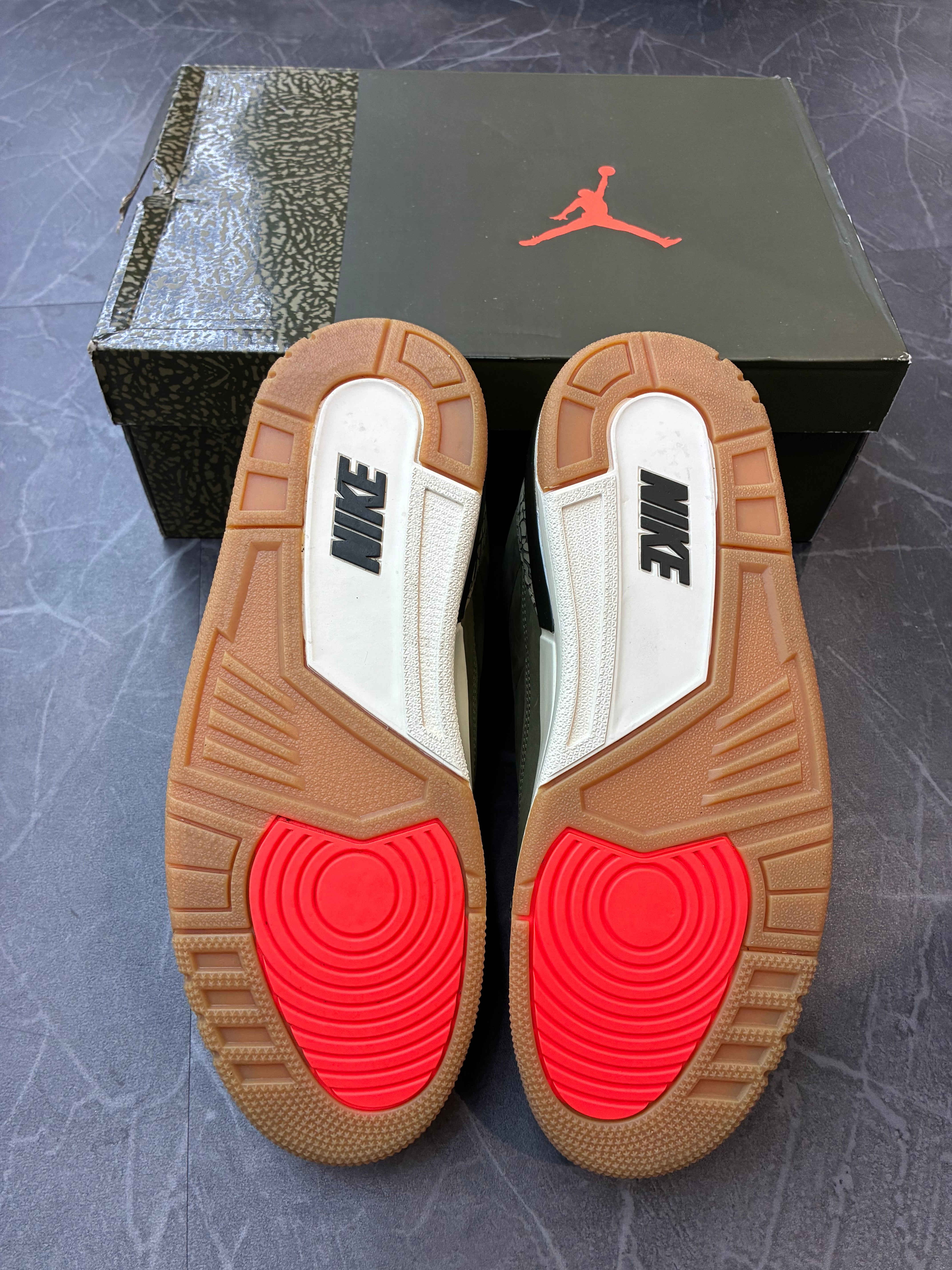 Jordan 3 “Family Affair”