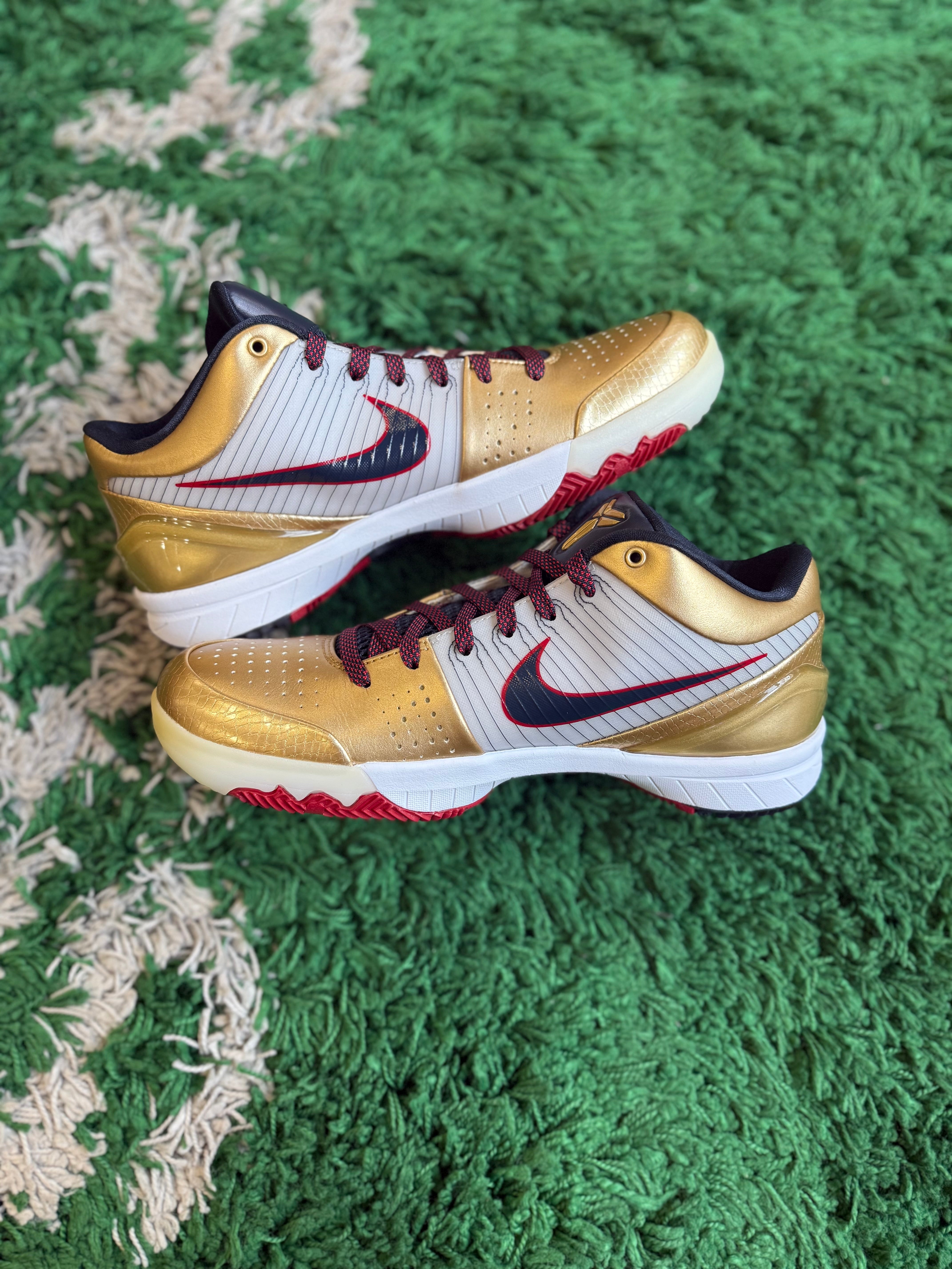 Kobe 4 Protro “Gold Medal”
