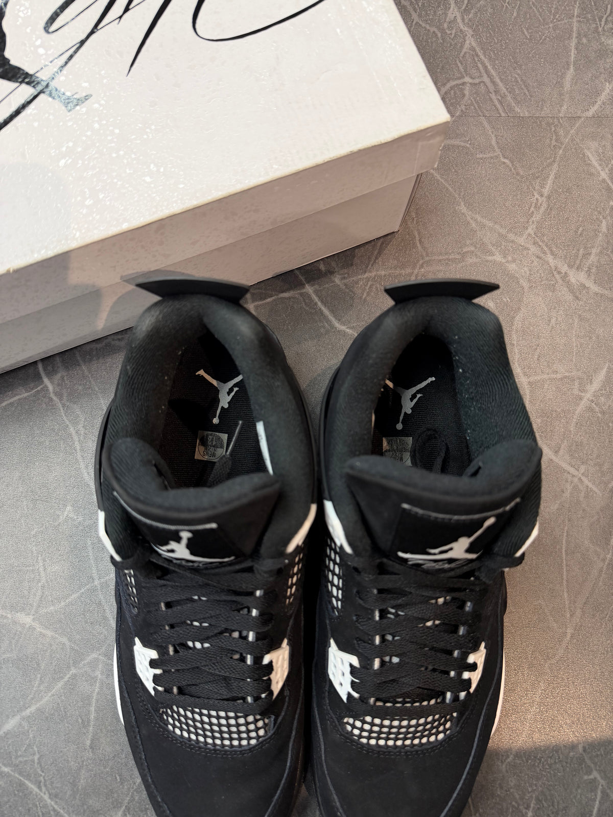 Jordan 4 White Thunder