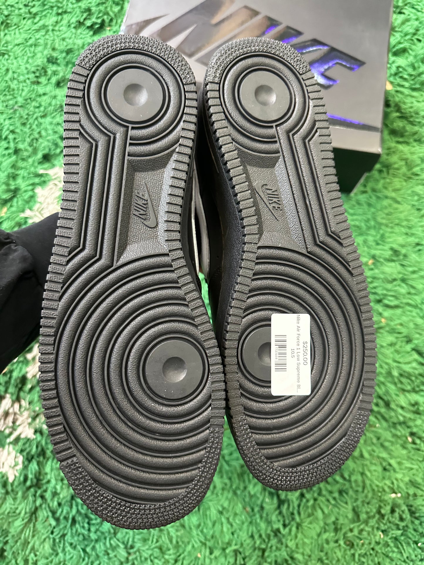 Nike Air Force 1 Low Supreme “Black White”