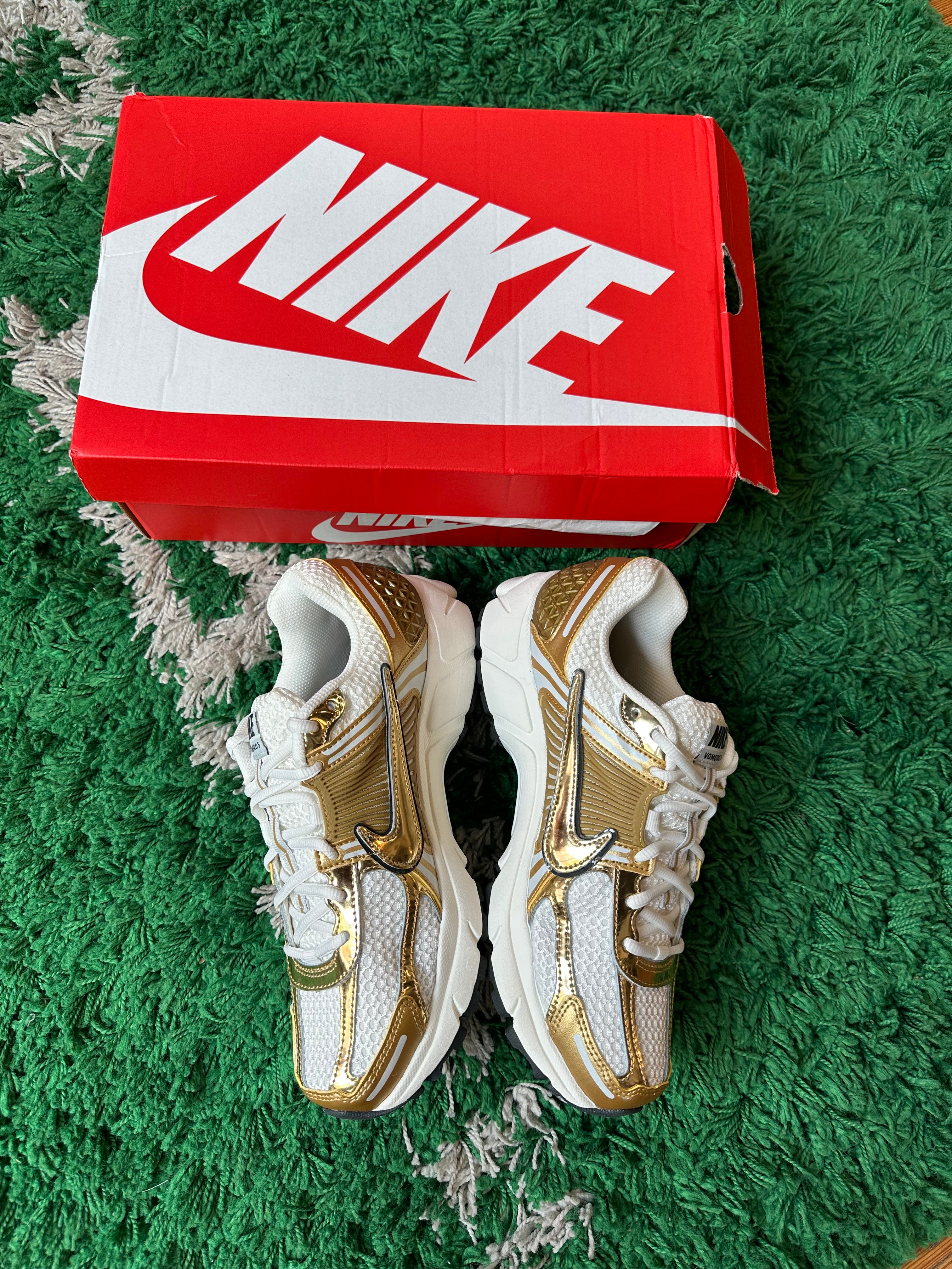 Nike Vomero 5 “Metallic Gold”
