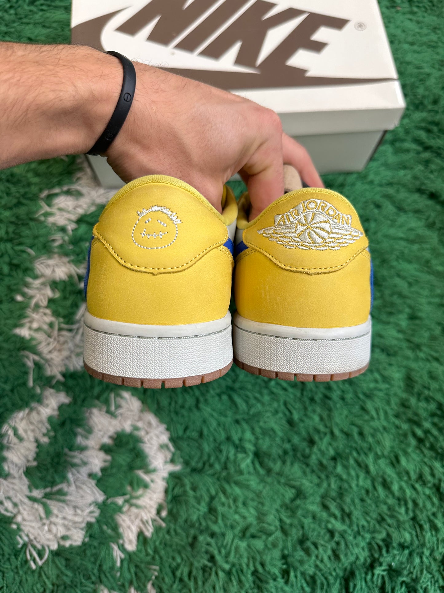 Jordan 1 Low Travis Scott “Canary”
