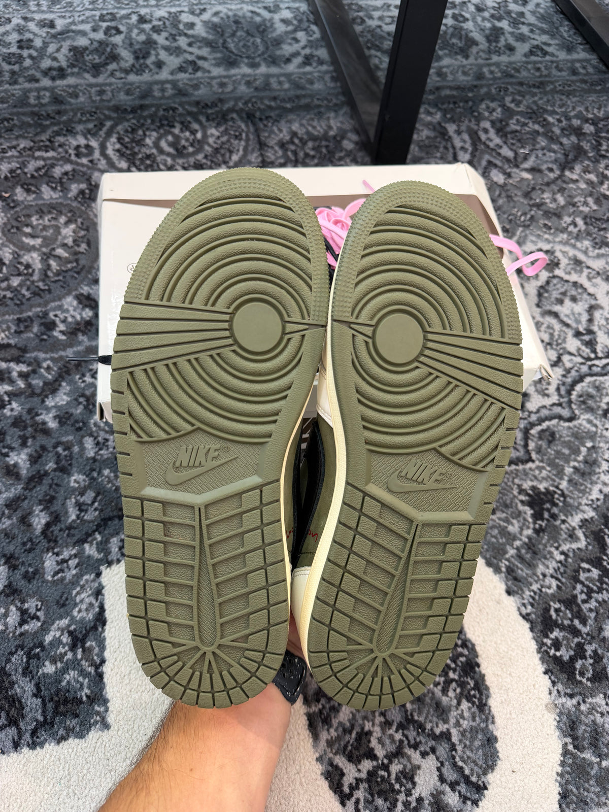 Jordan 1 Low x Travis Scott “Medium Olive”