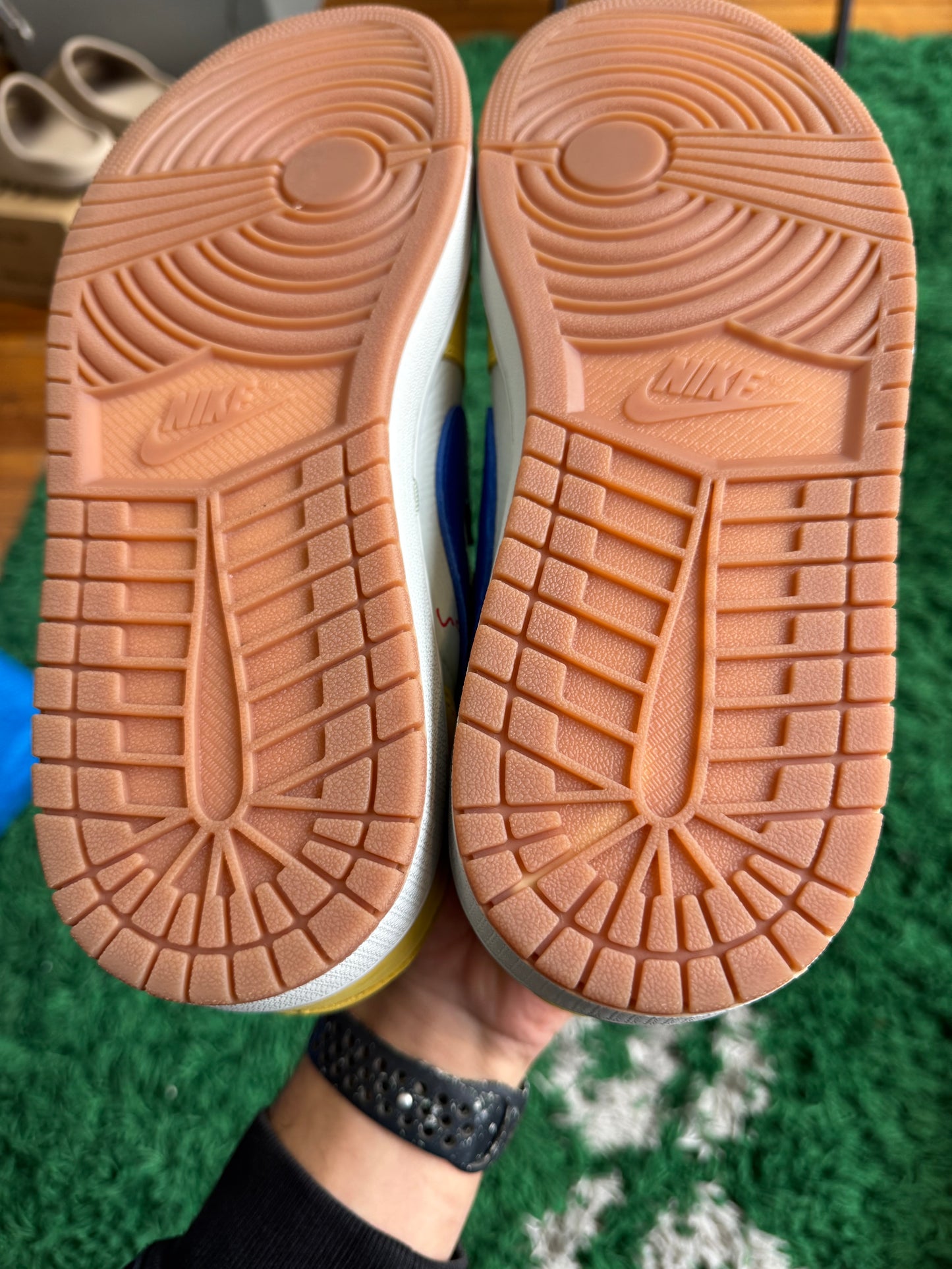 Jordan 1 Low x Travis Scott “Canary”