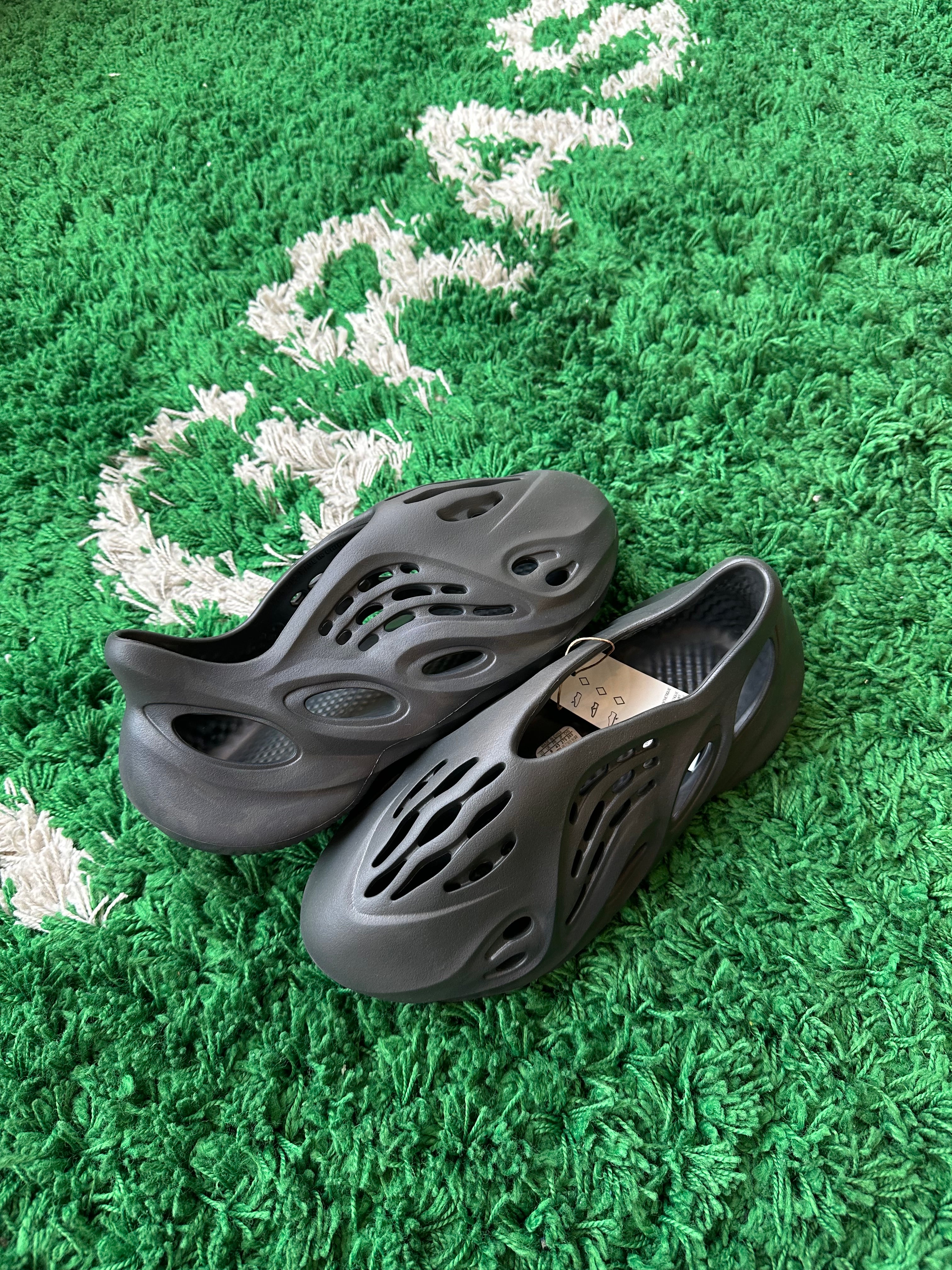 Yeezy Foam Runner “Onyx”