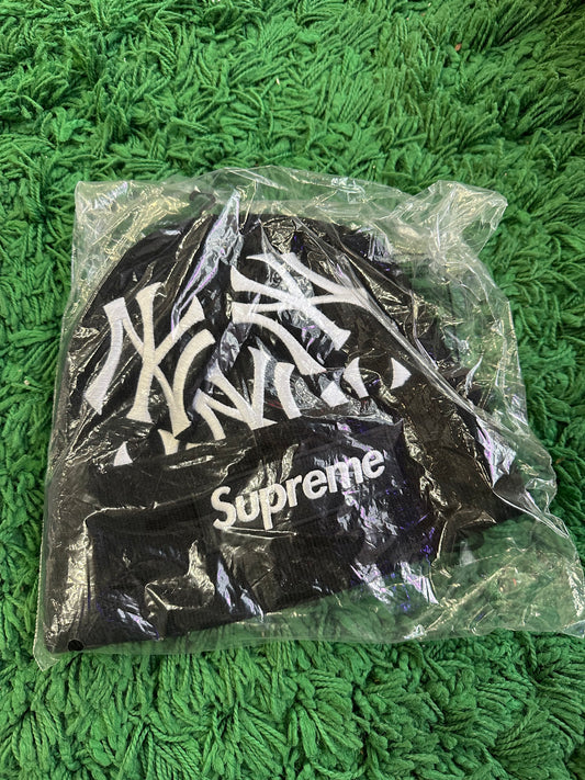 Supreme Beanie Black Box Logo “NY”