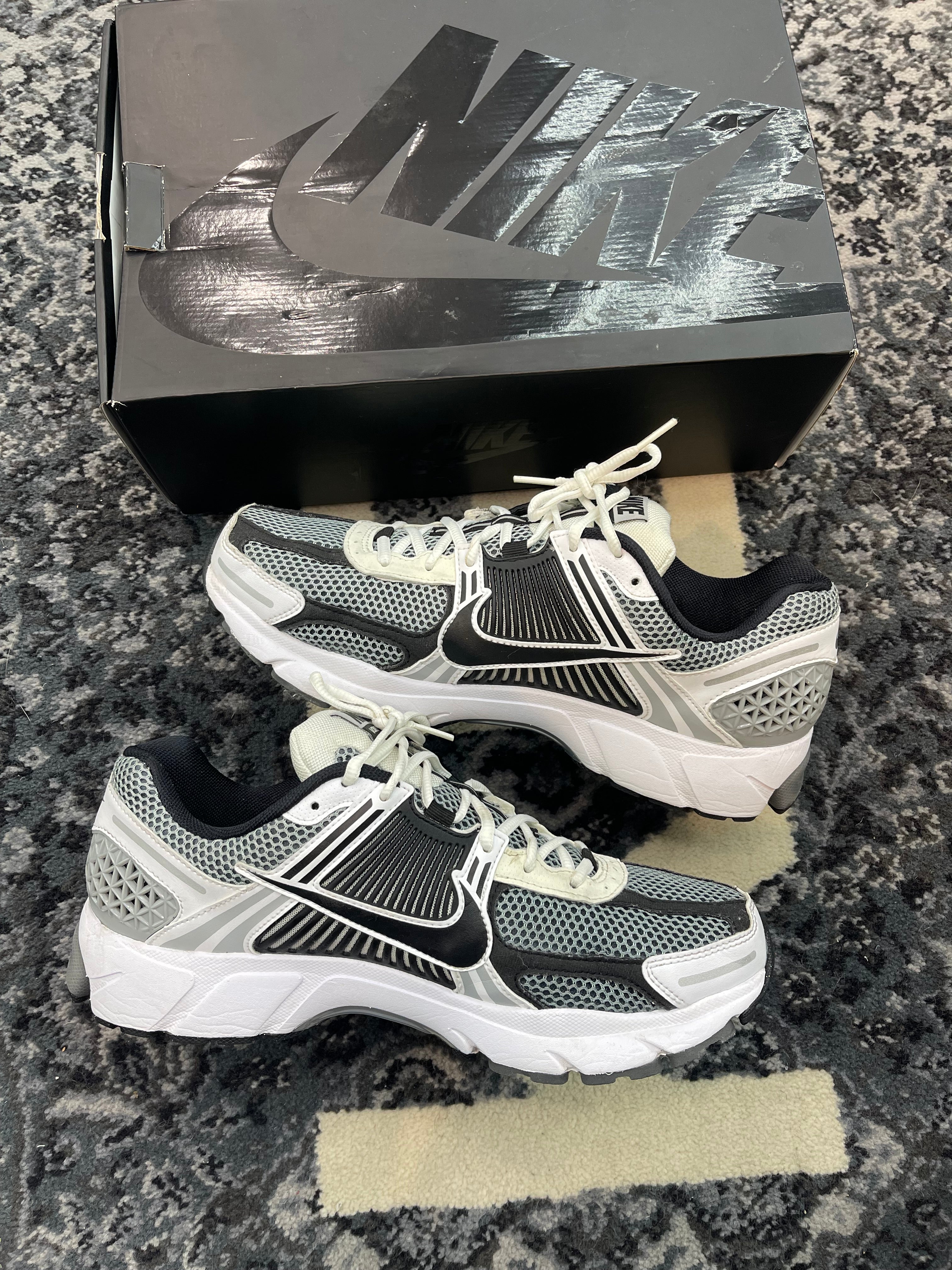 Nike Zoom Vomero 5 “Black White”