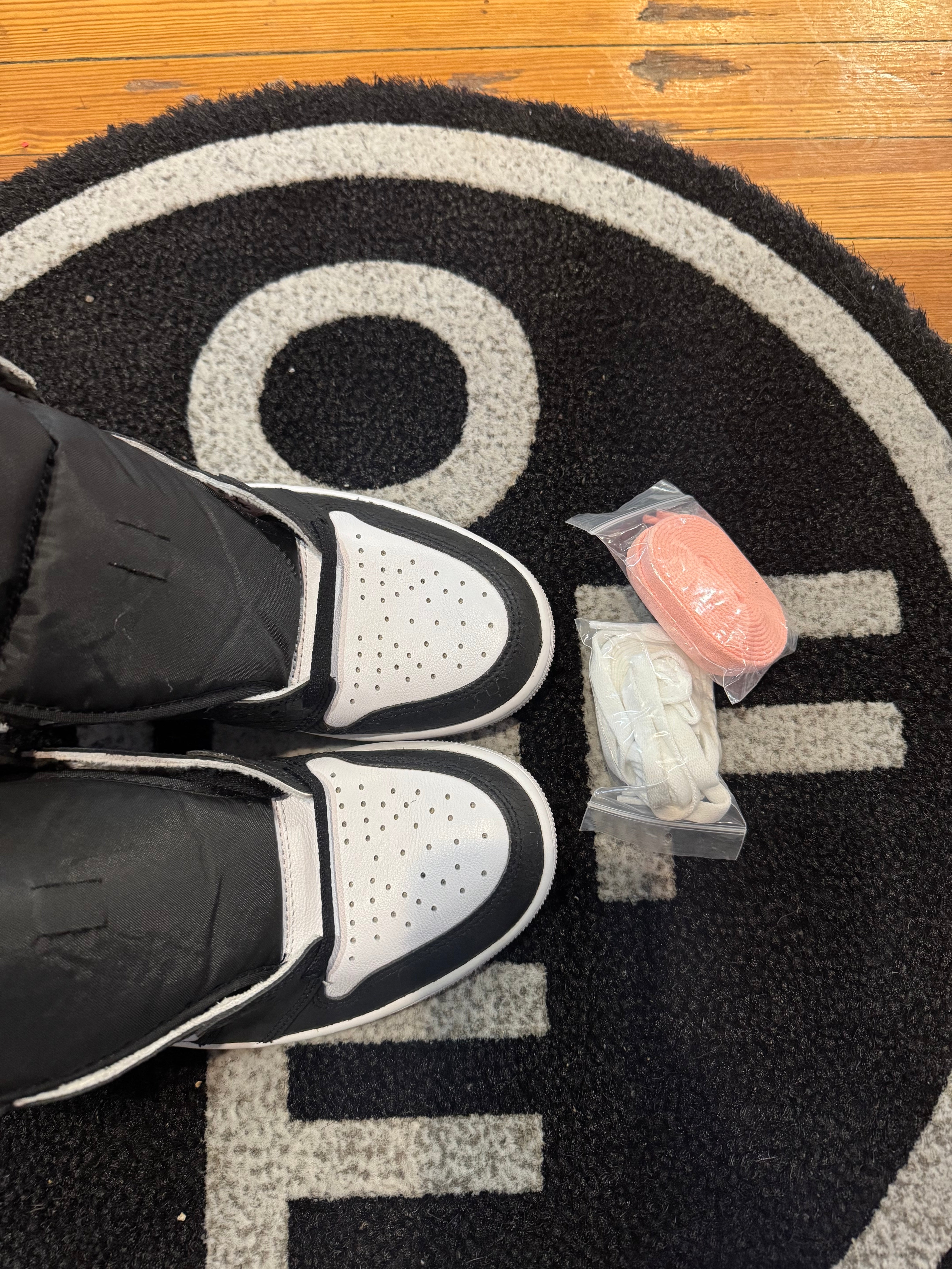 Jordan 1 “Bleached Coral”