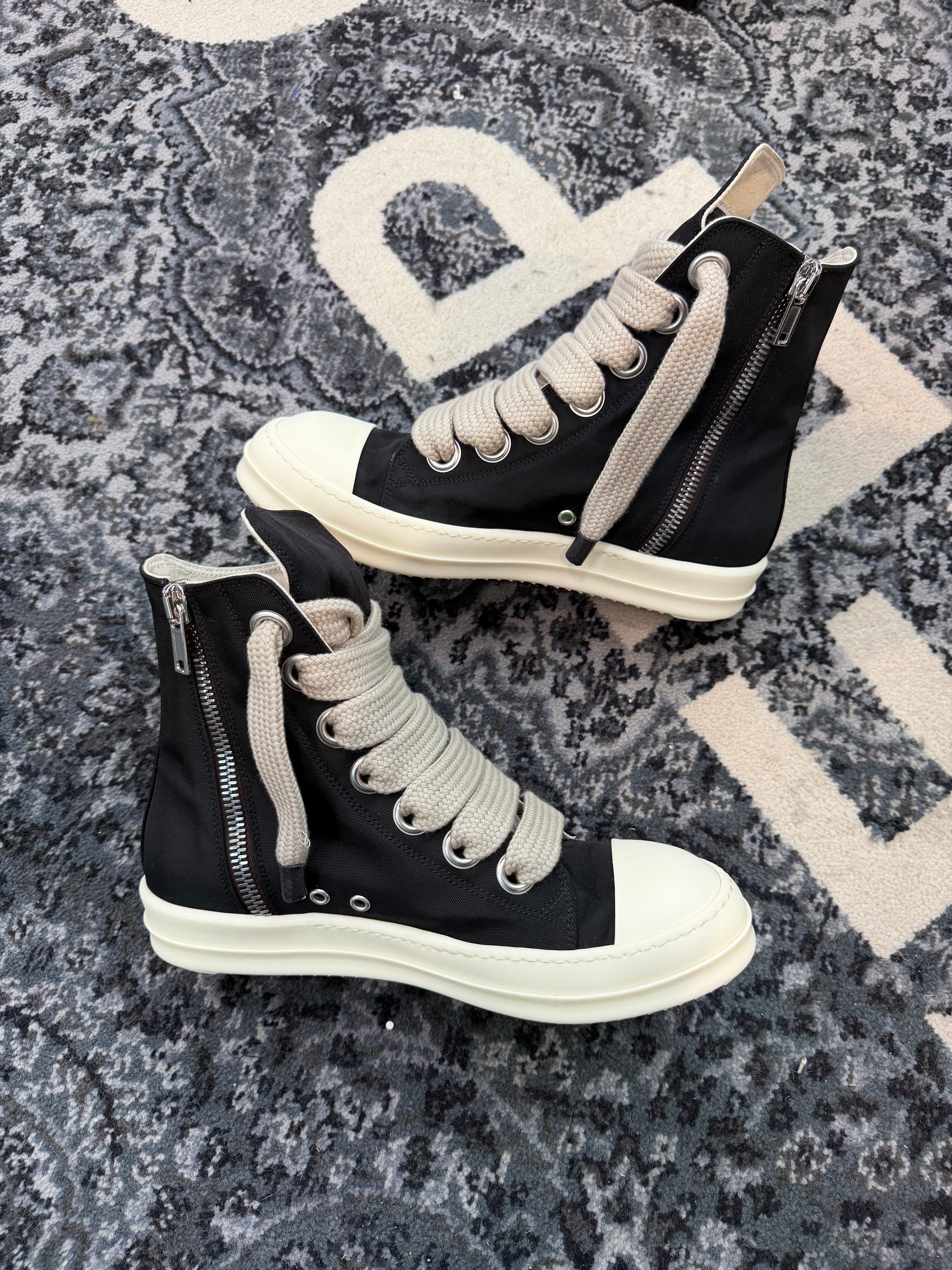 Ric owen’s Dark Shadow High “Black”