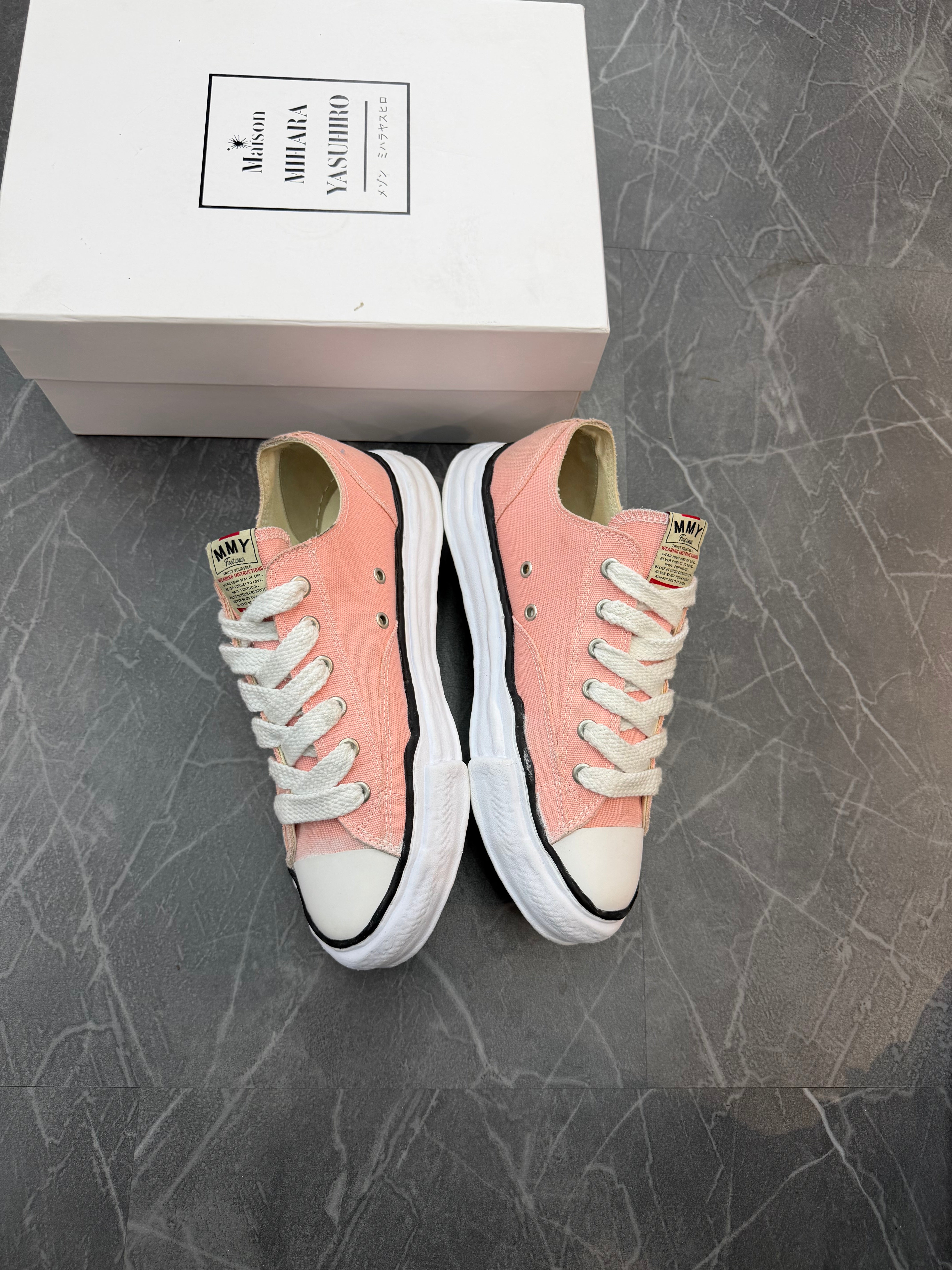 Maison Mihara Canvas Low “Pink”