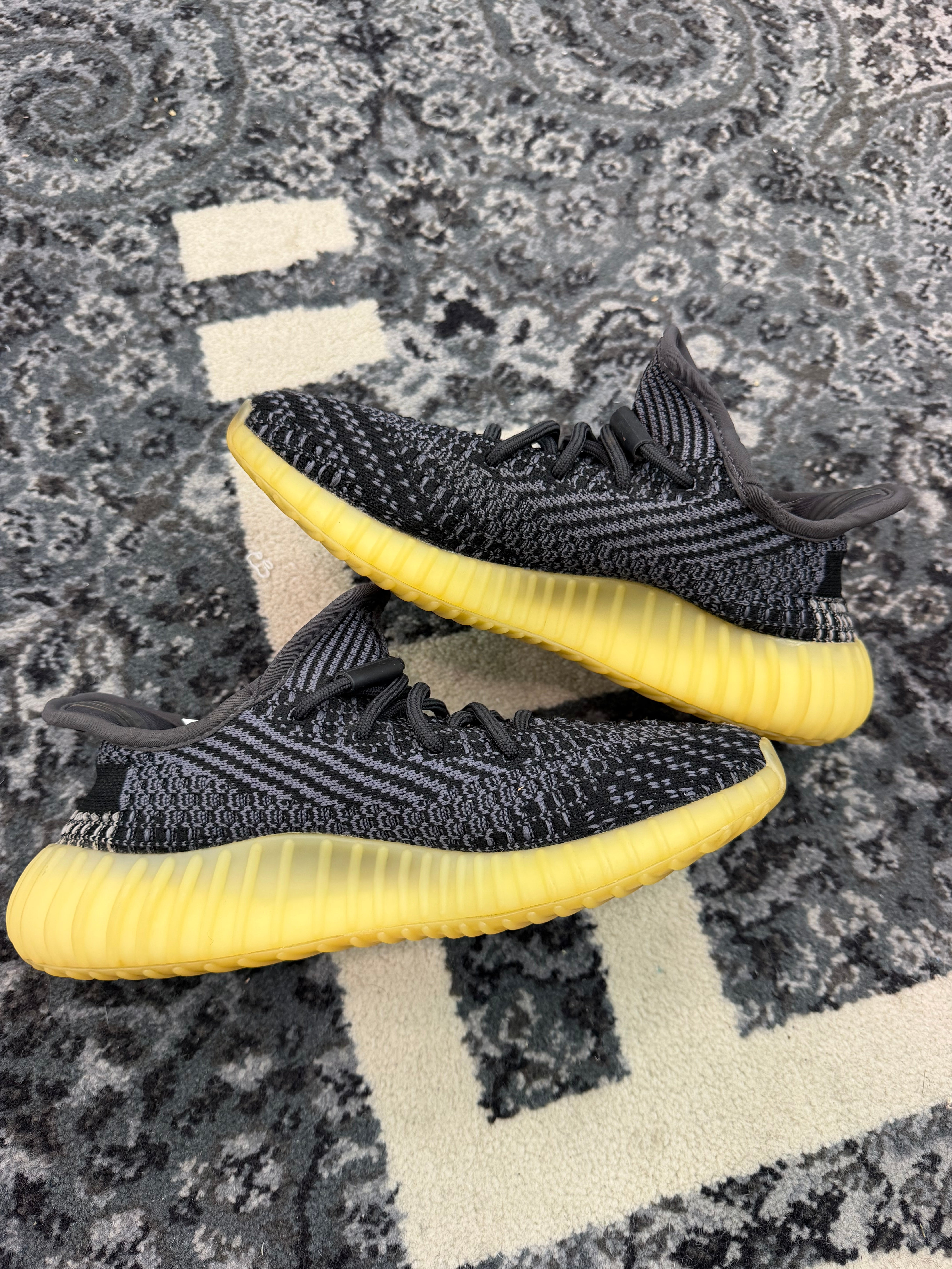Yeezy 350 “Carbon”