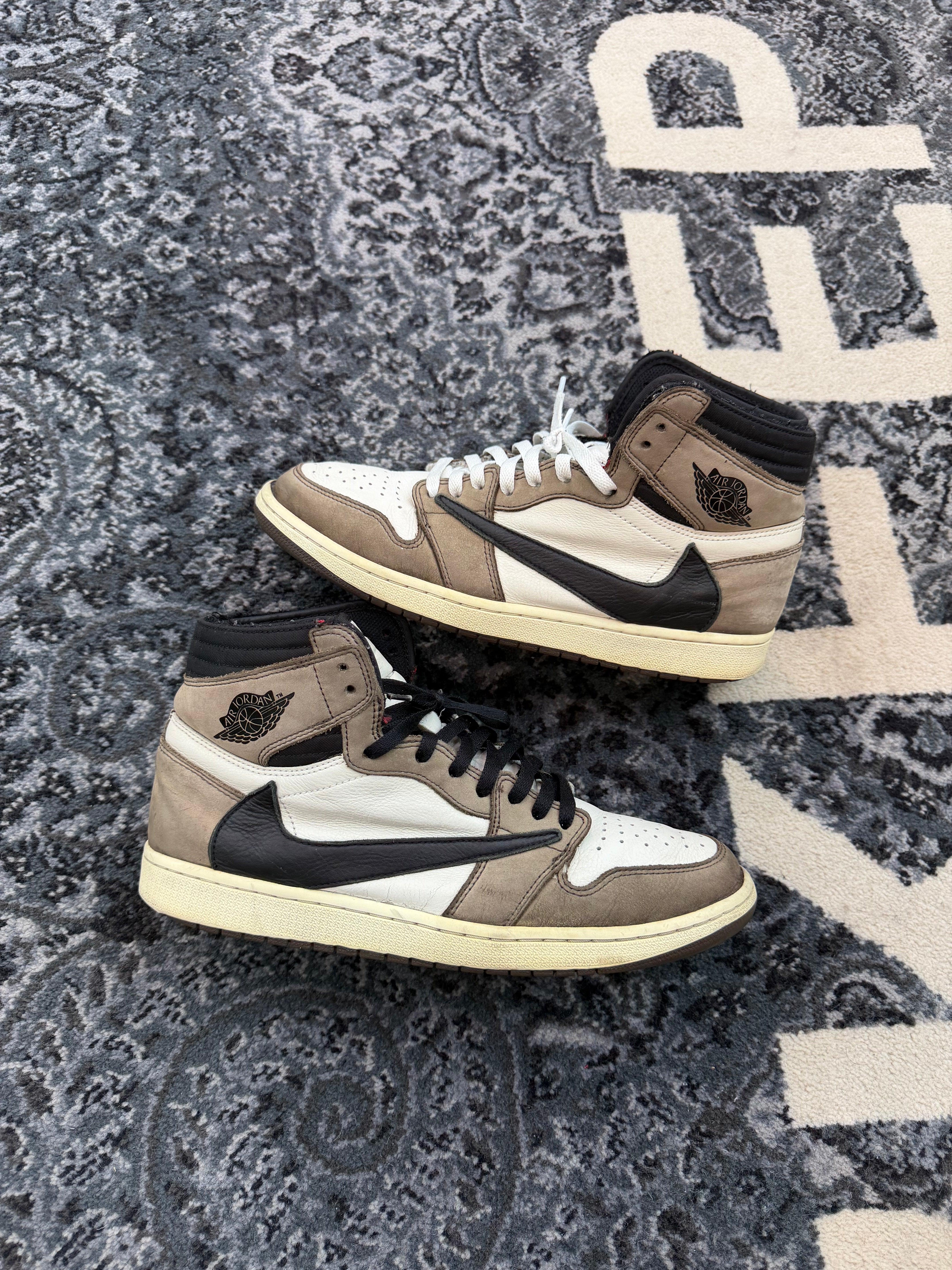 Jordan 1 High Travis Scott “Mocha”