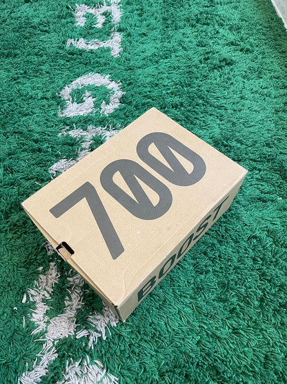 Yeezy 700 “Salt”