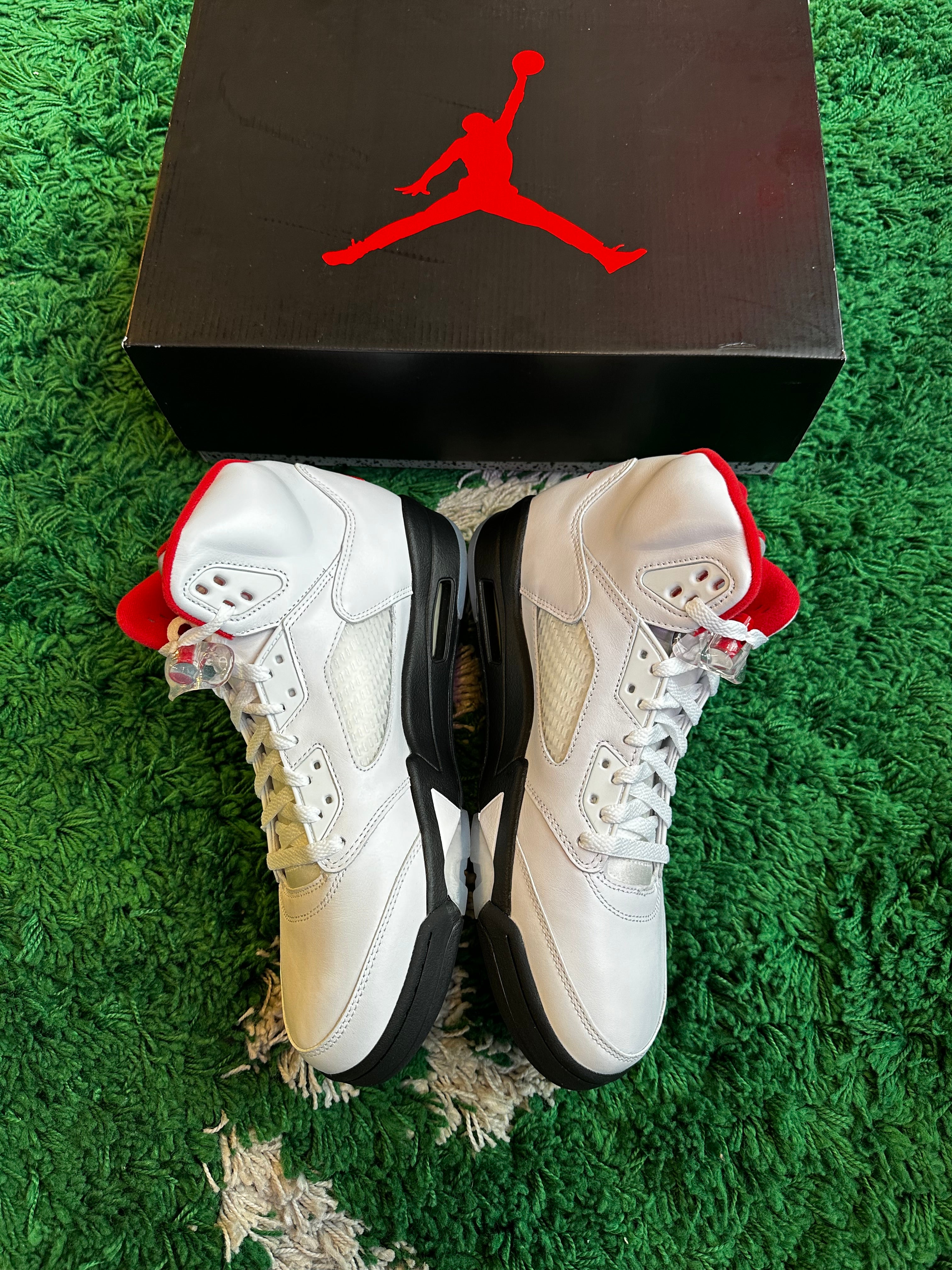 Jordan 5 “Fire Red”