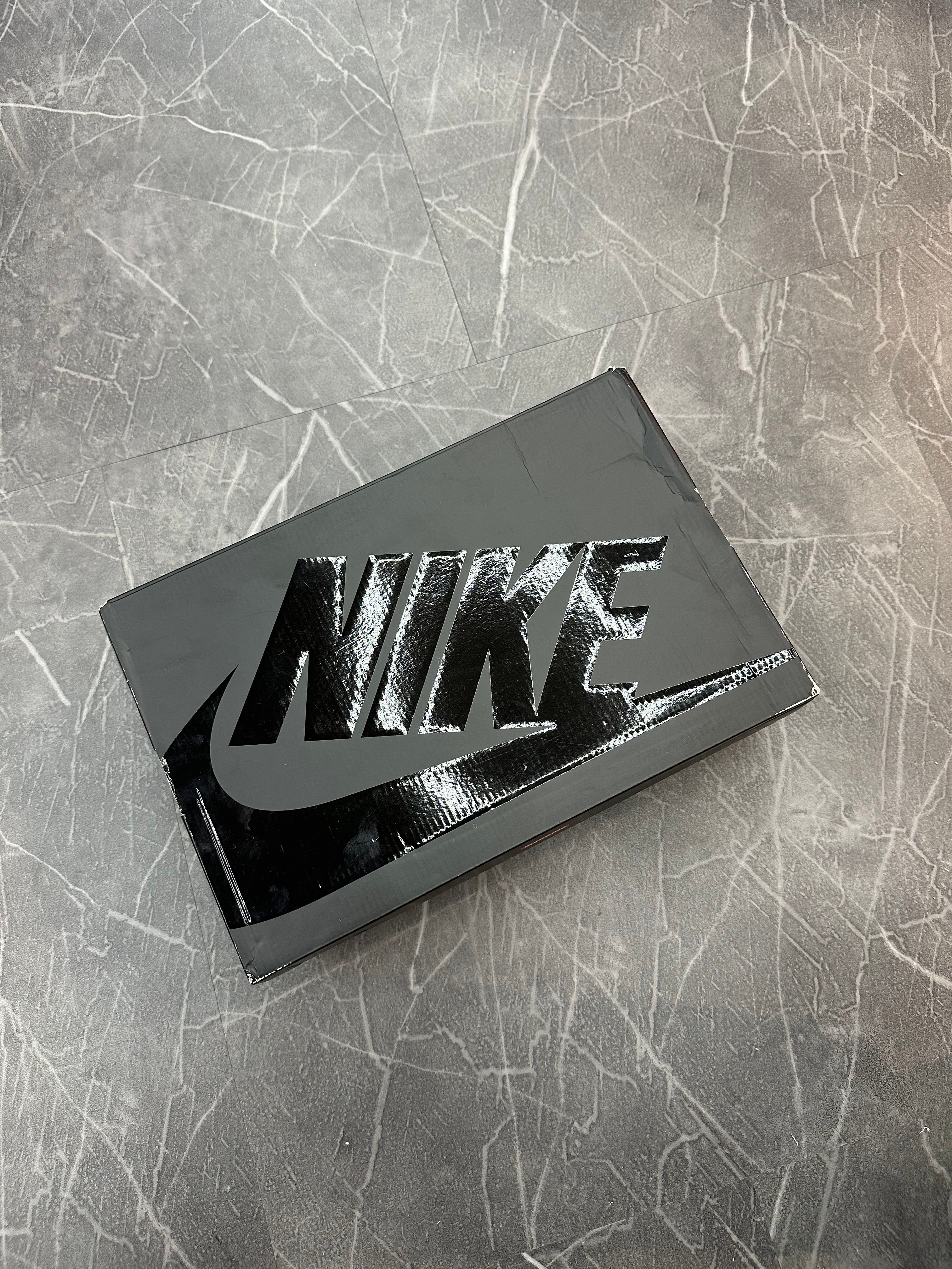 Air Force Supreme “Black”