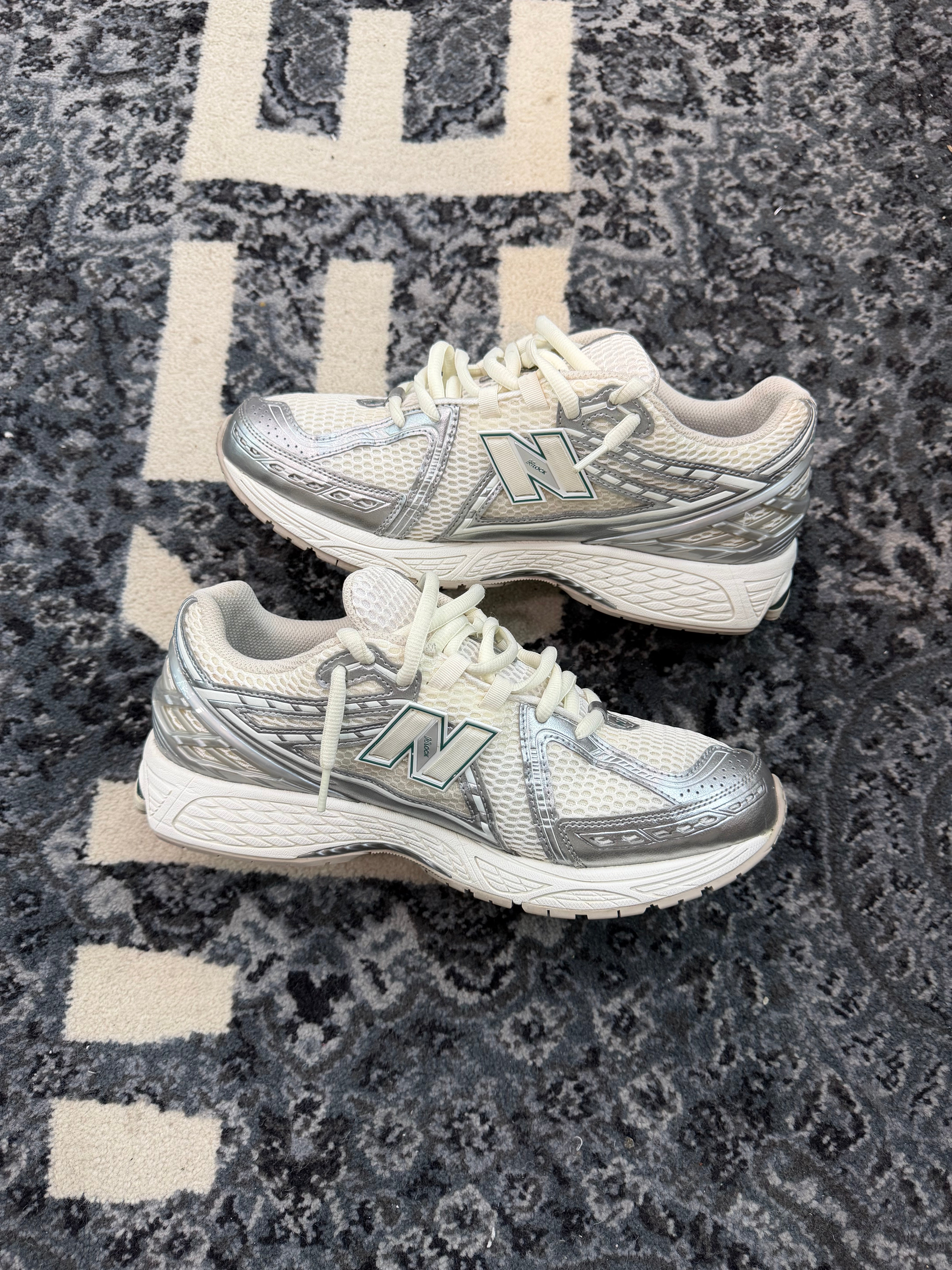 New Balance 1906R “Silver Metallic Sea Salt”