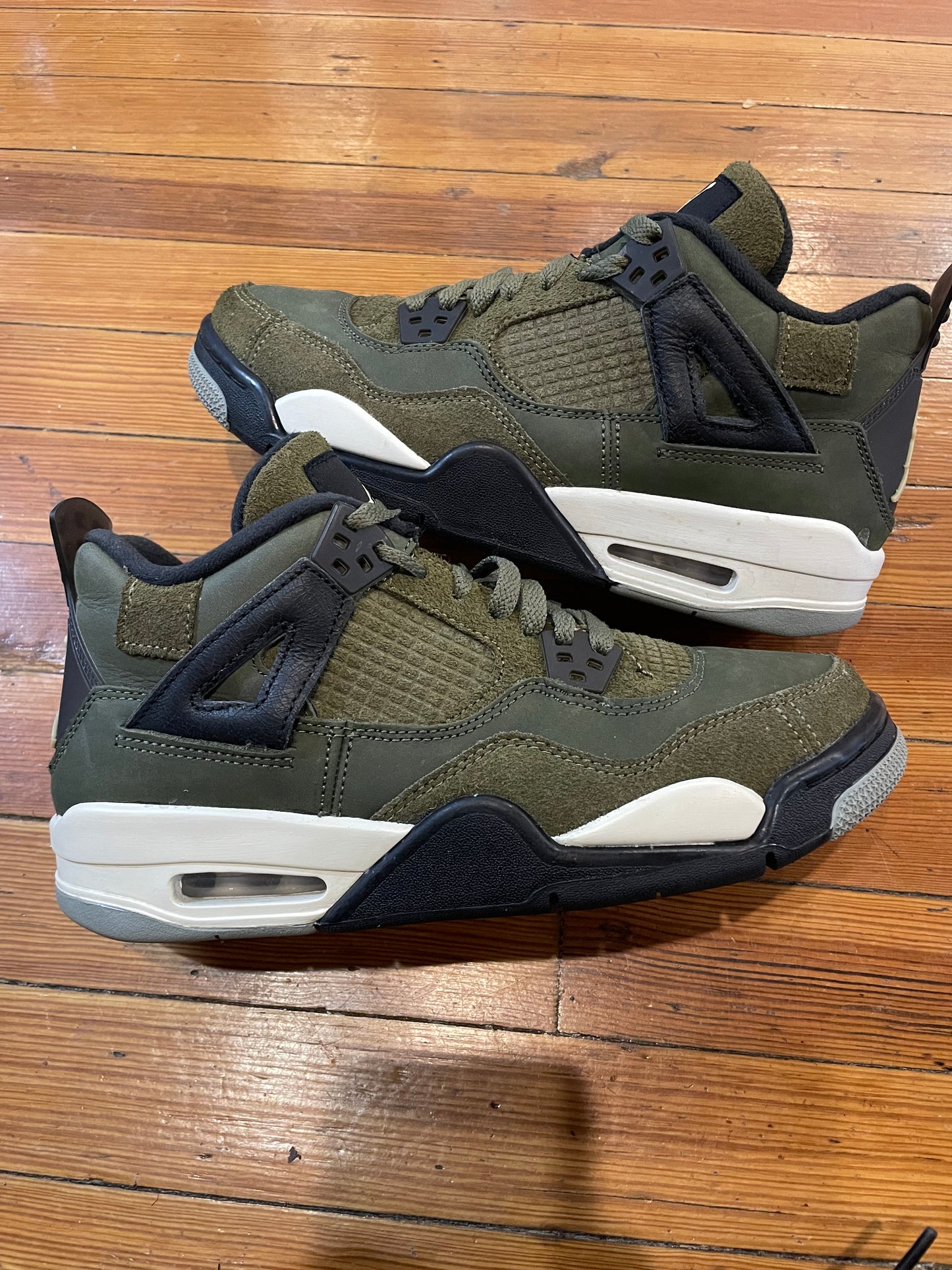 Jordan 4 “Craft Medium Olive”