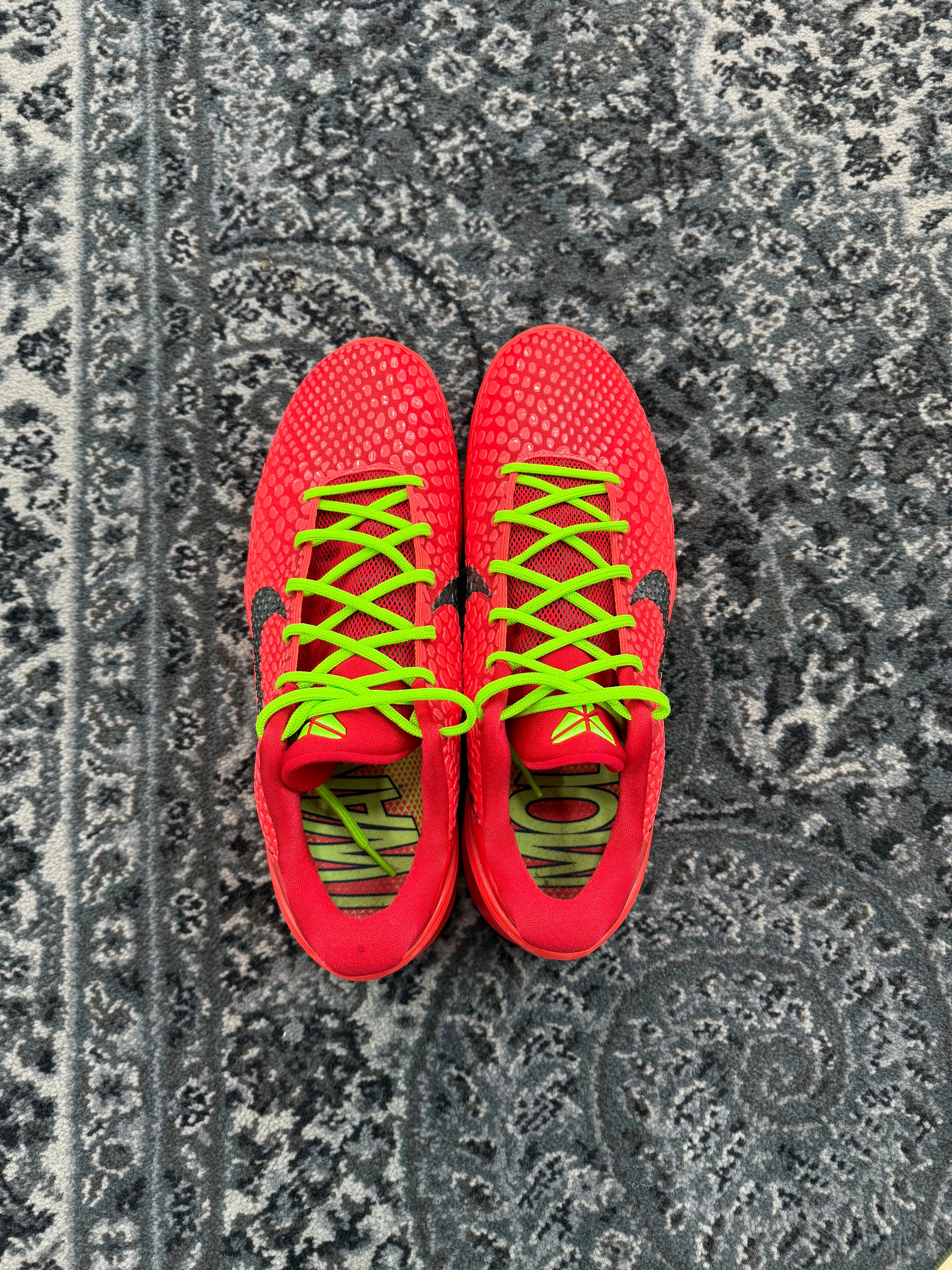 Kobe 6 Protro “Reverse Grinch”