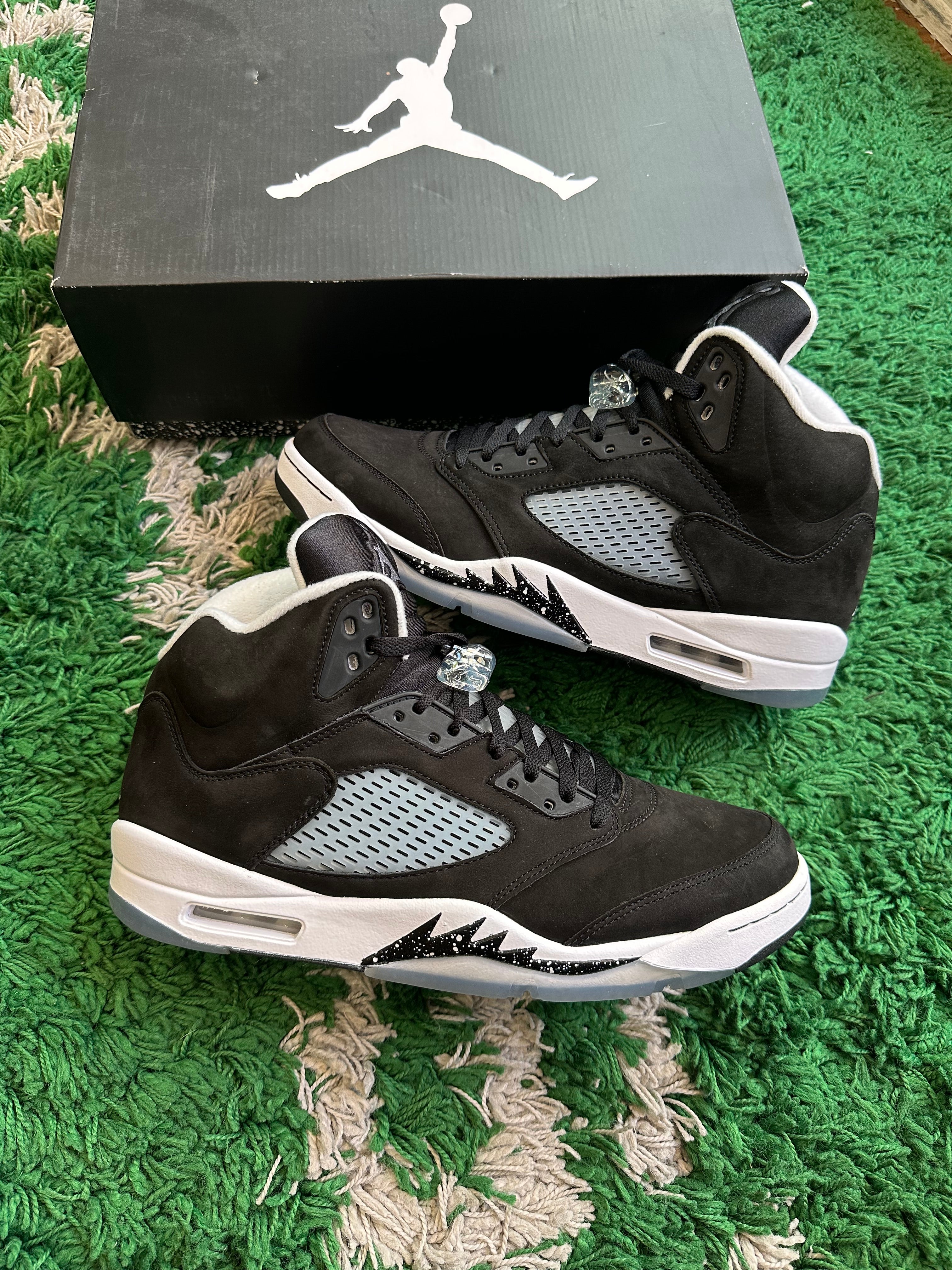 Jordan 5 “Moonlight”