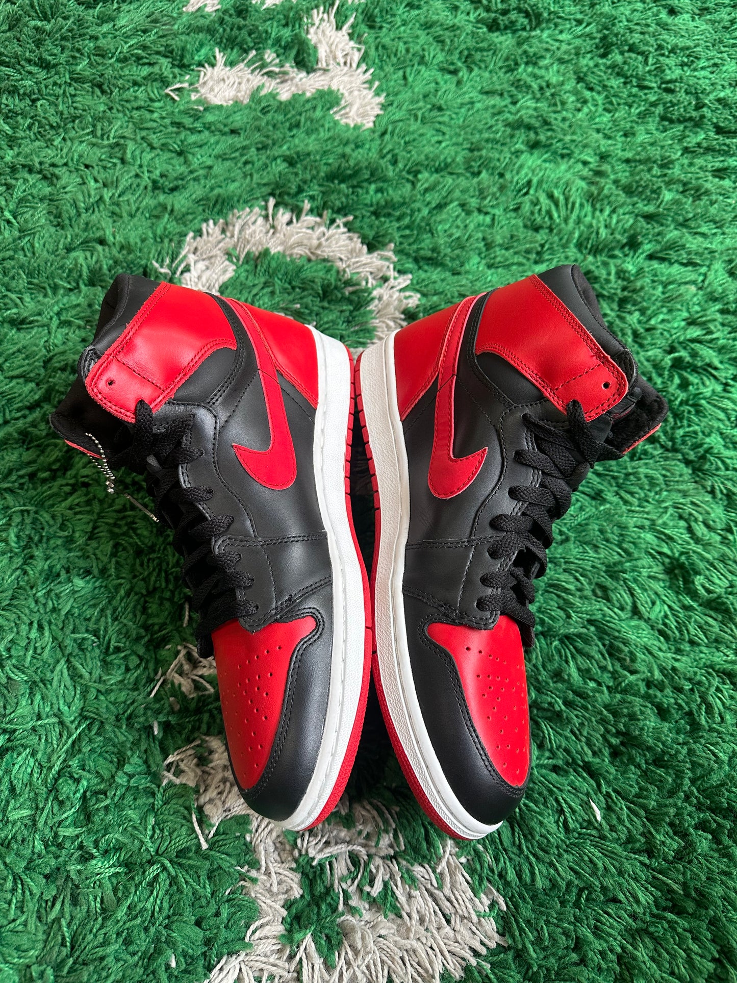 Jordan 1 Bred (2001)