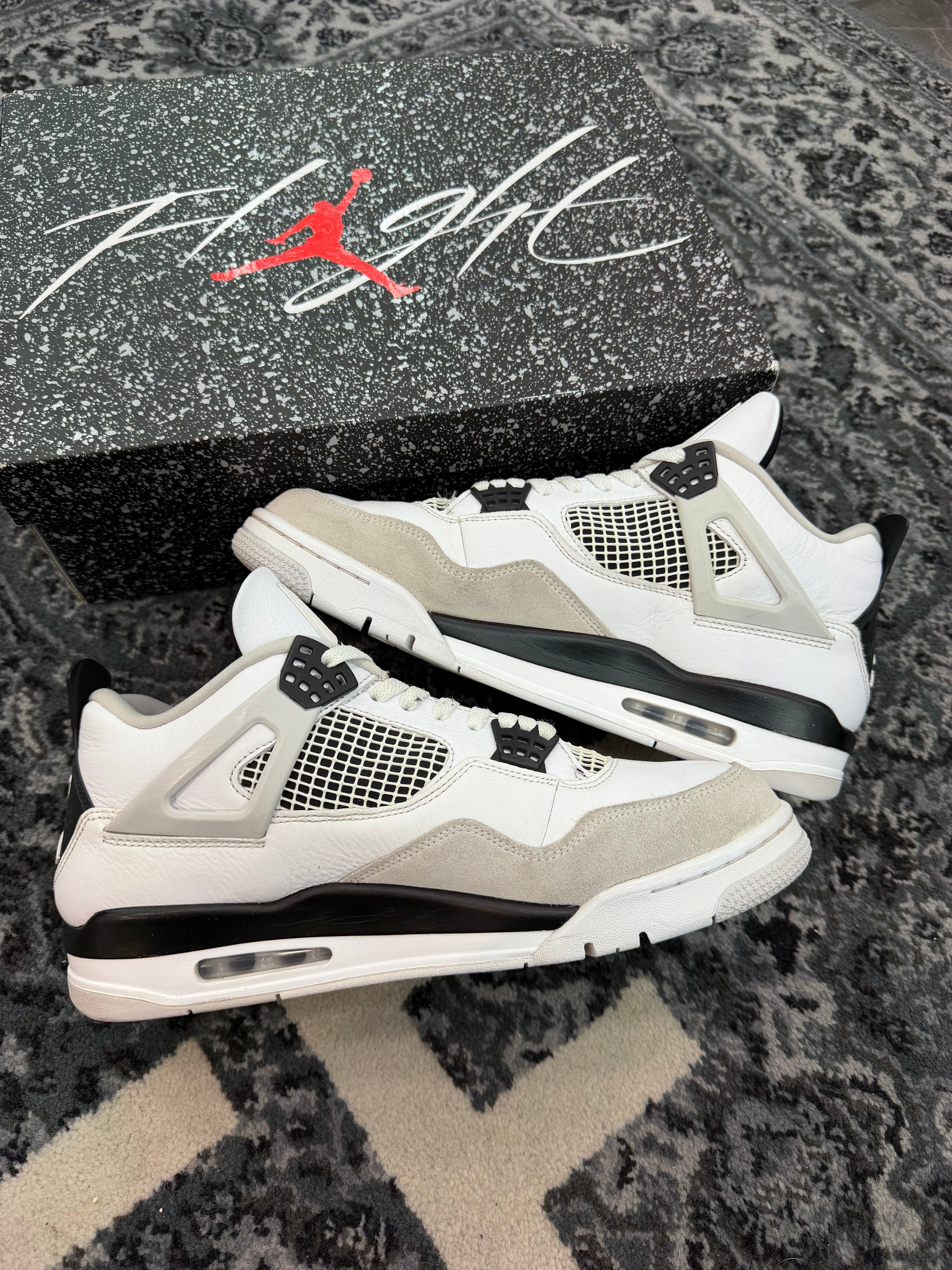 Jordan 4 “Military Black”
