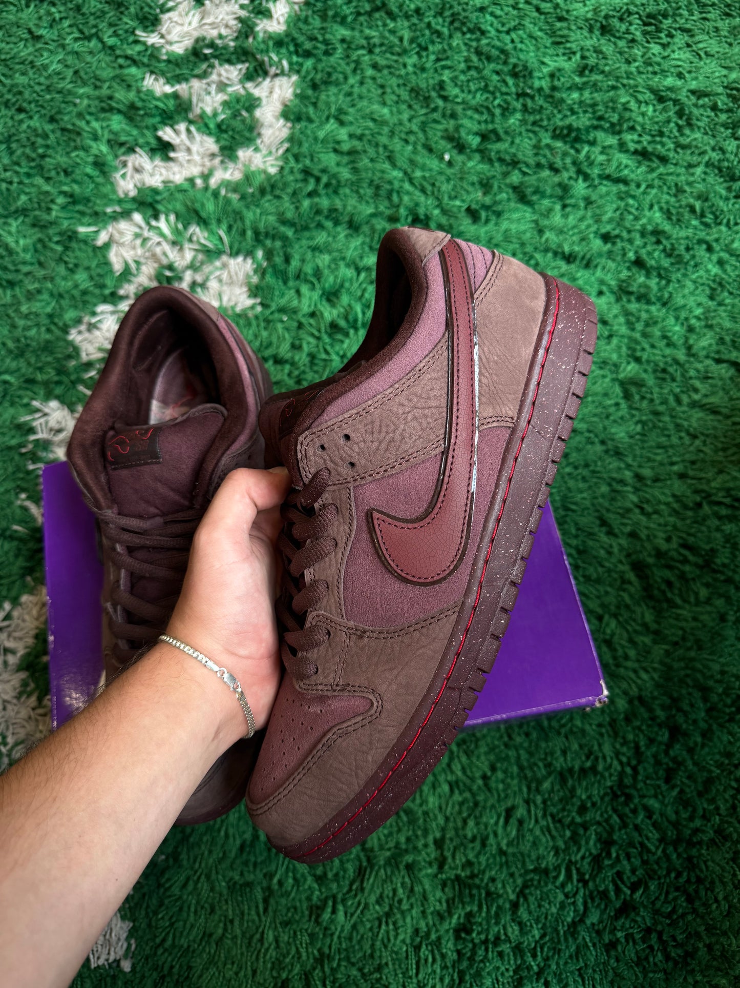 Nike SB Dunk Low City of Love Burgundy Crush