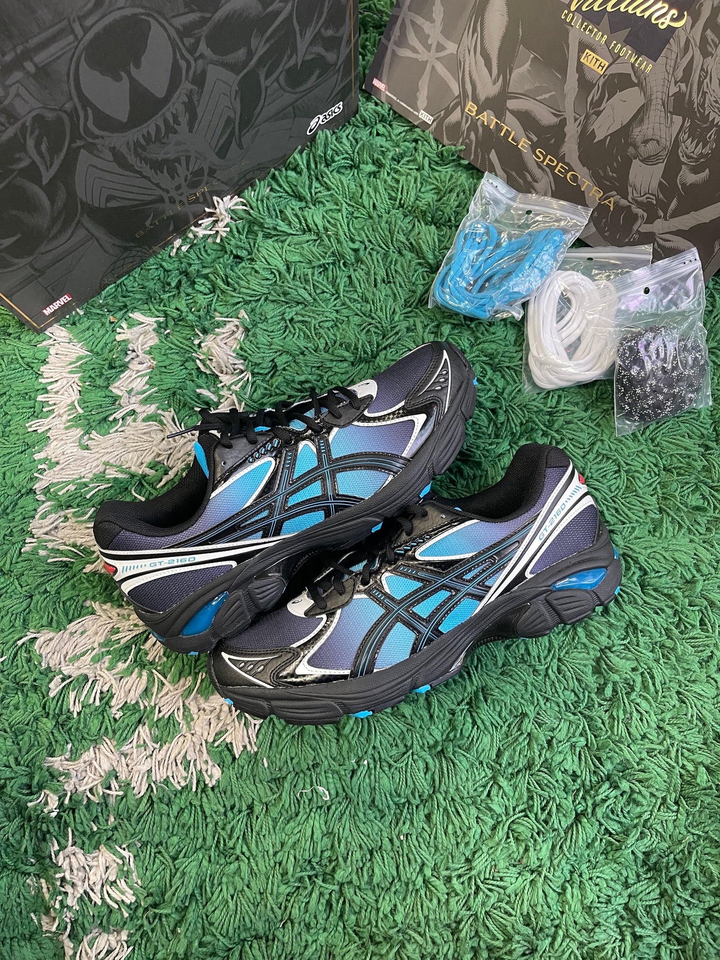 Kith Marvel Villains Spider-Man/Venom Battle Spectra Pack Sealed Box (Comic Included)