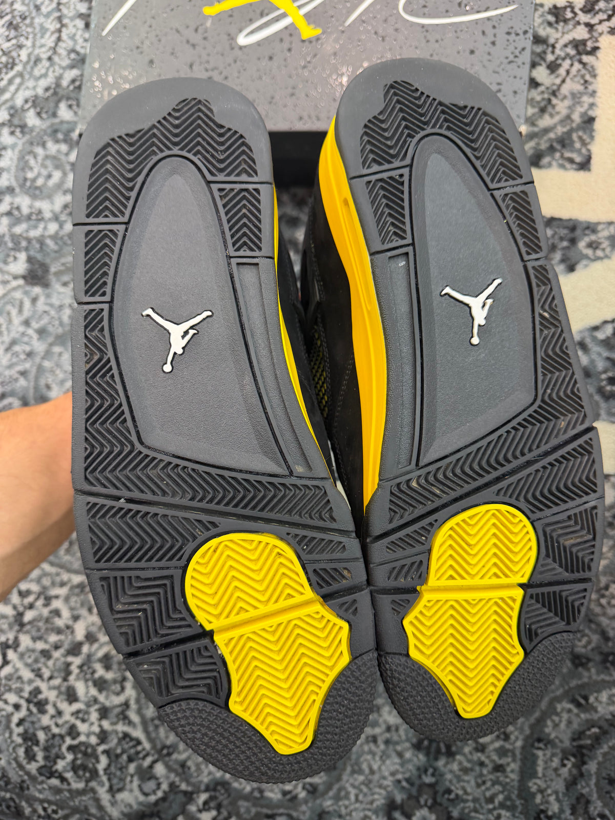 Jordan 4 “Thunder”