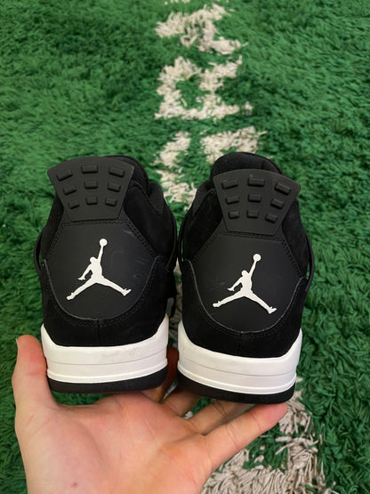 Jordan 4 “White Thunder”