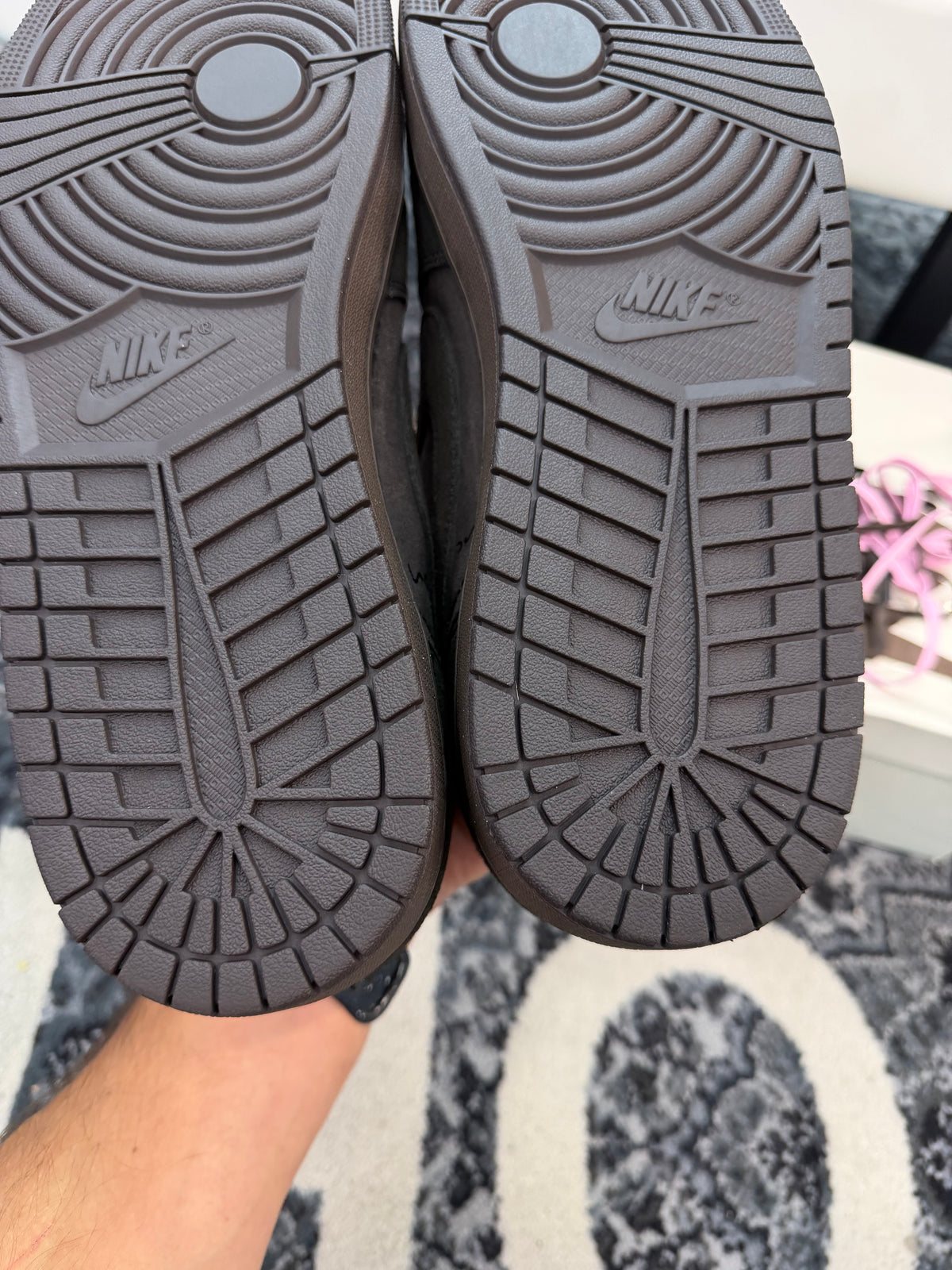 Jordan 1 Low x Travis Scott “Velvet Brown”
