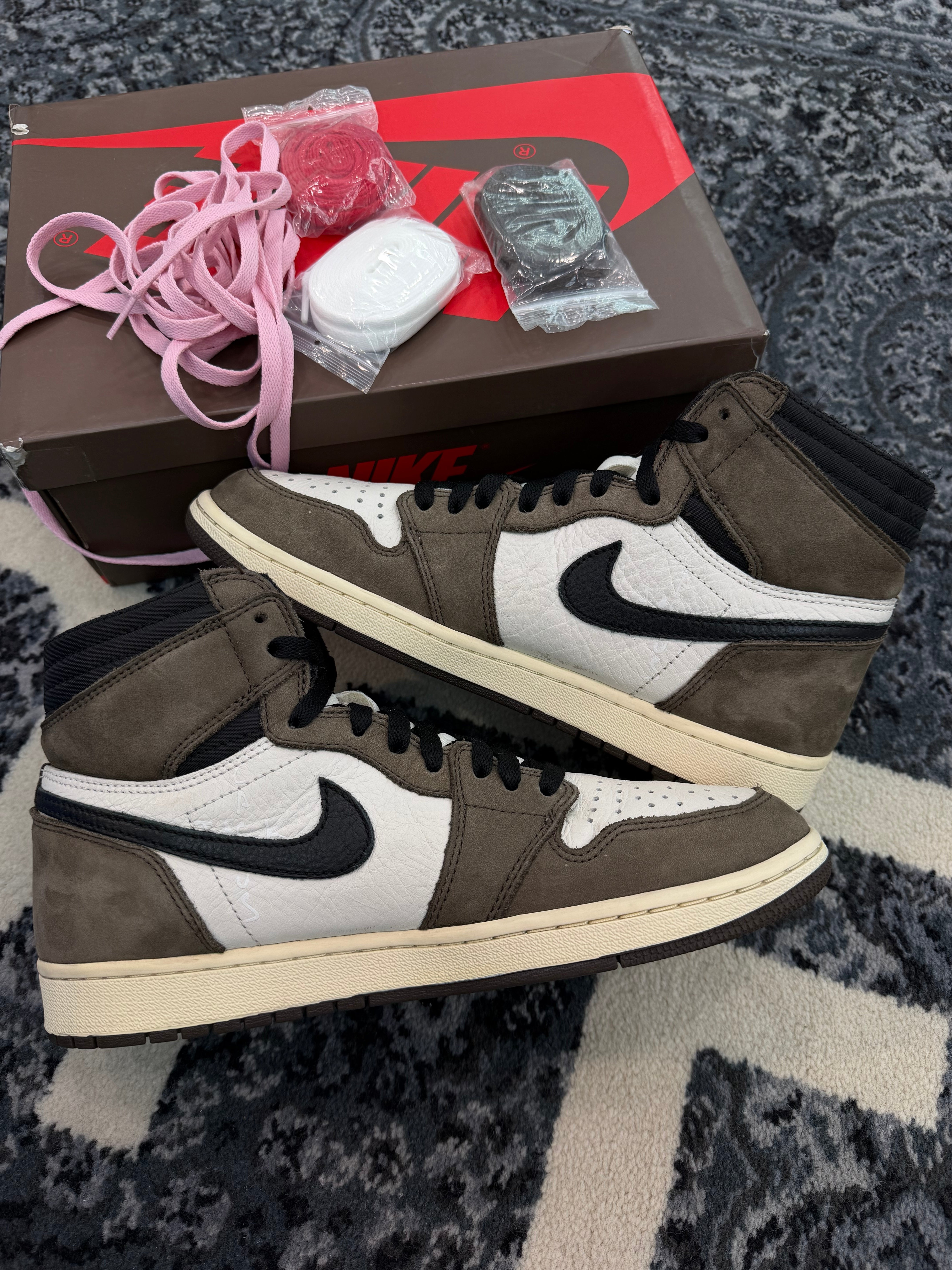 Jordan 1 High x Travis Scott “Mocha”