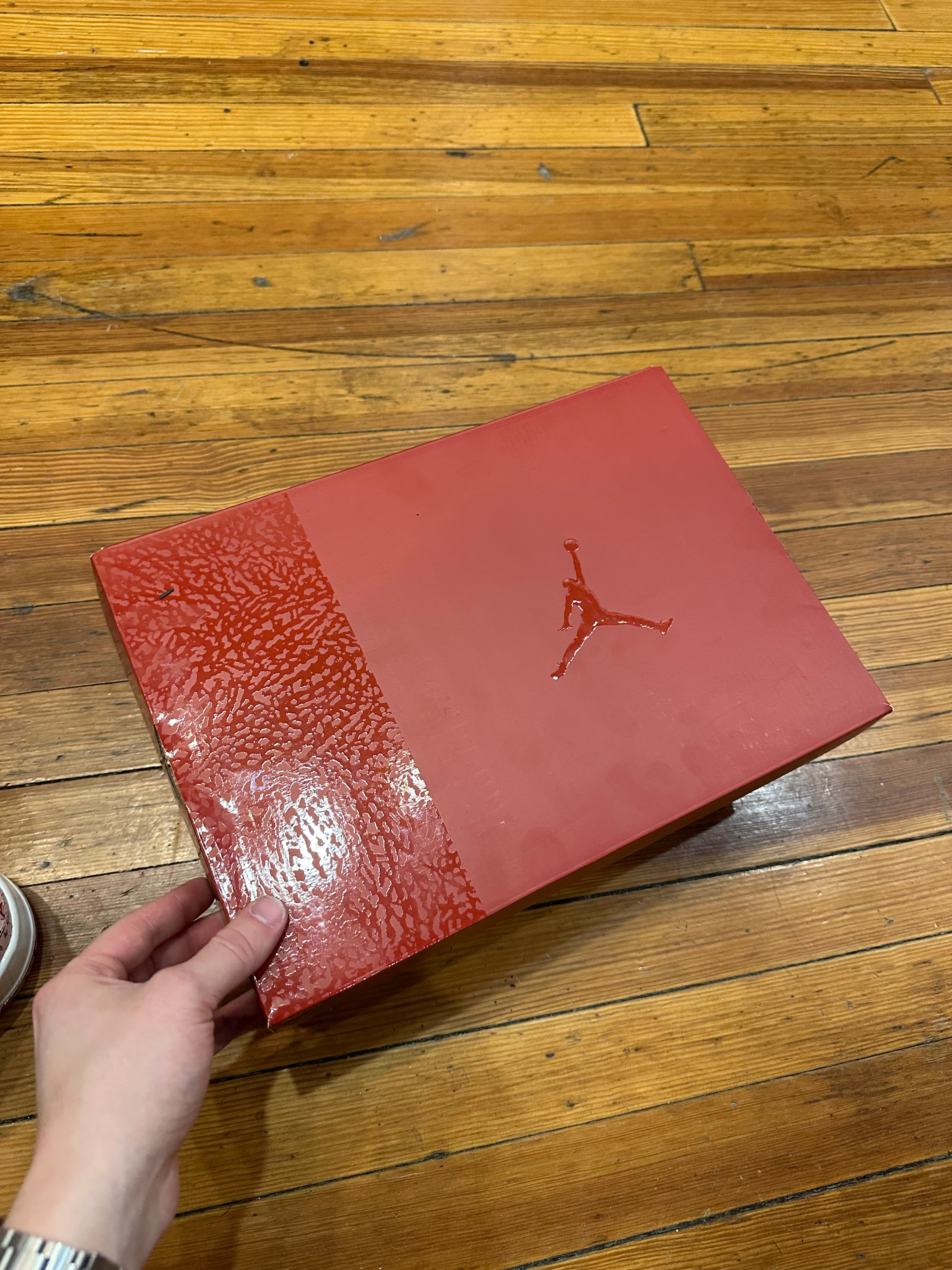 Jordan 3 “Valentine’s Day” Treat Yourself