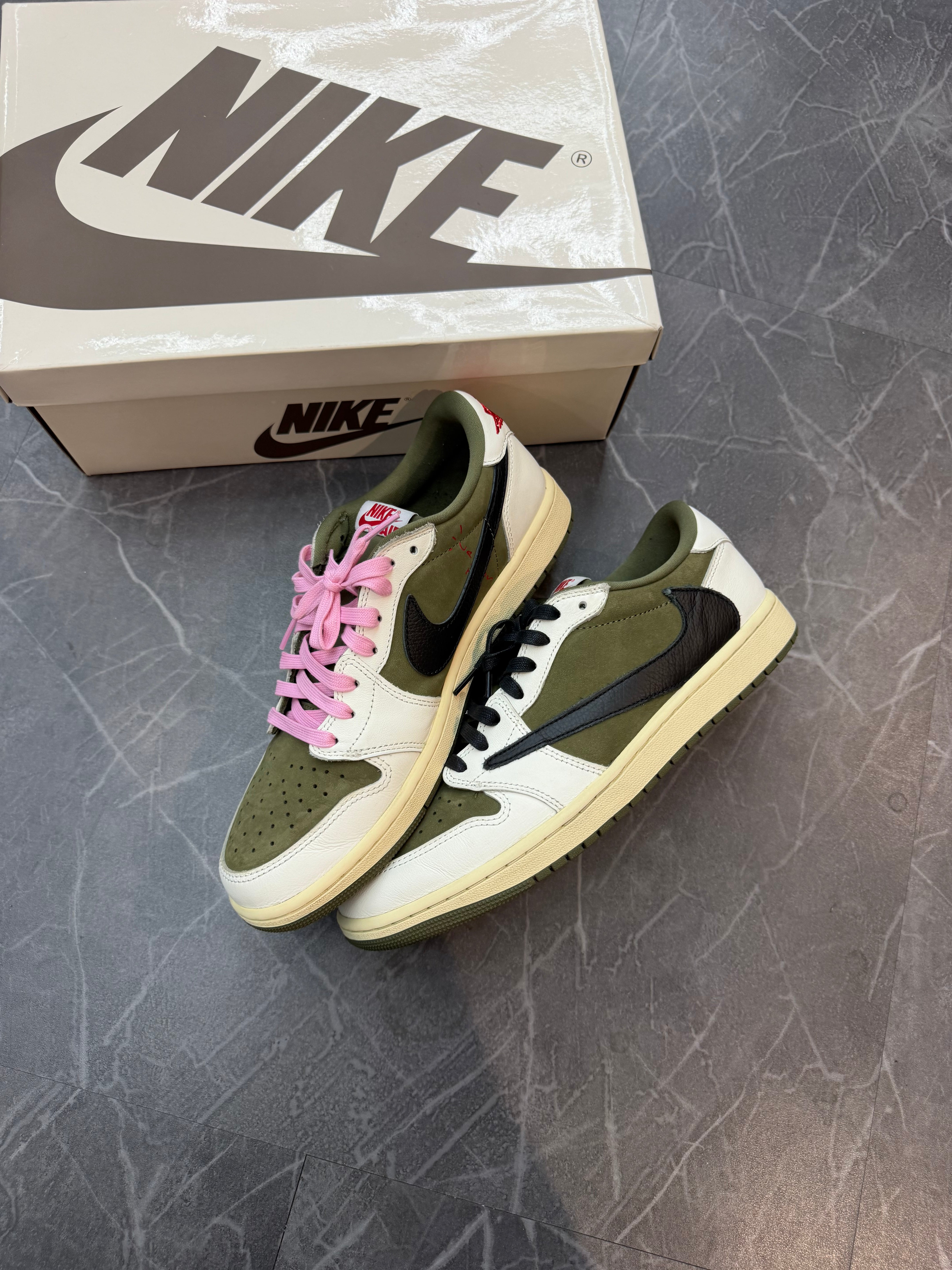 Jordan 1 Low x Travis Scott “Medium Olive”