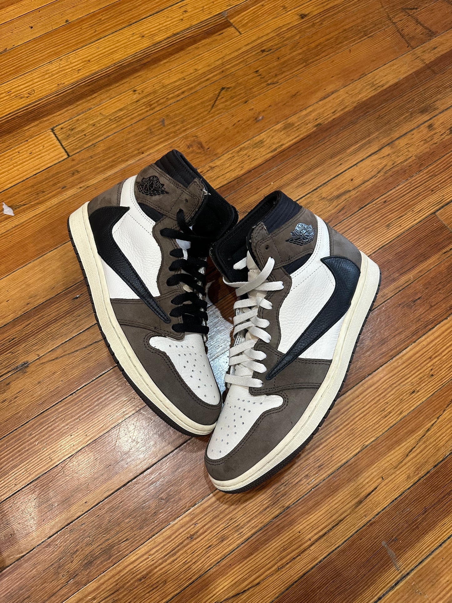 Jordan 1 High X Travis Scott “Mocha”