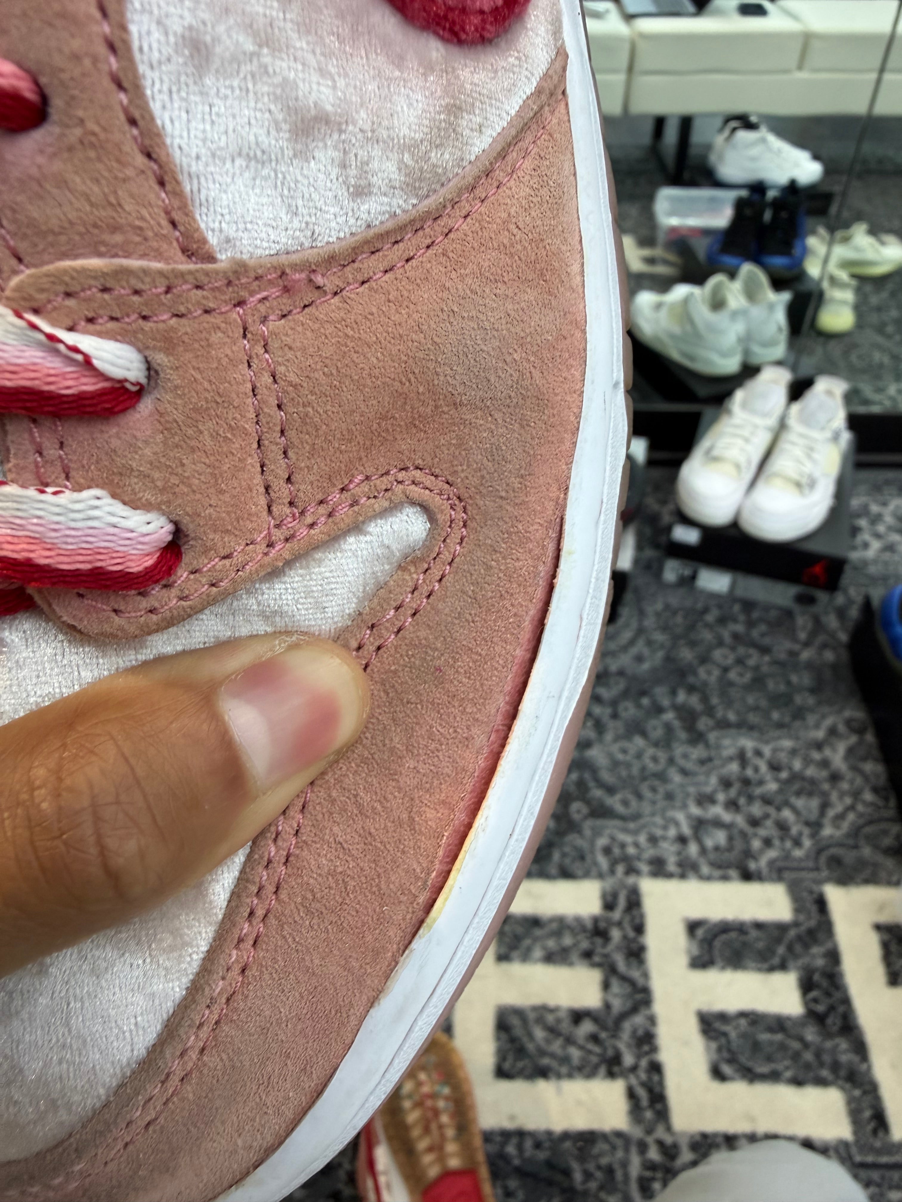 Nike SB Dunk Low “Strange Love”