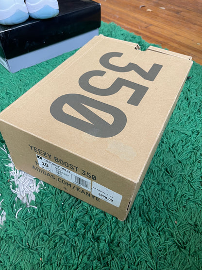 Yeezy 350 “Beluga 2.0”