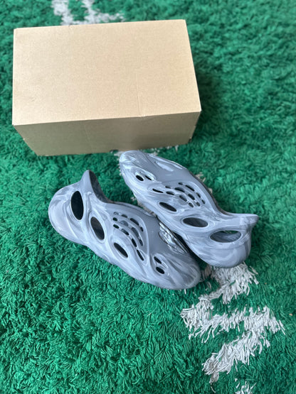 Yeezy Foam Runner “Mx Granite”