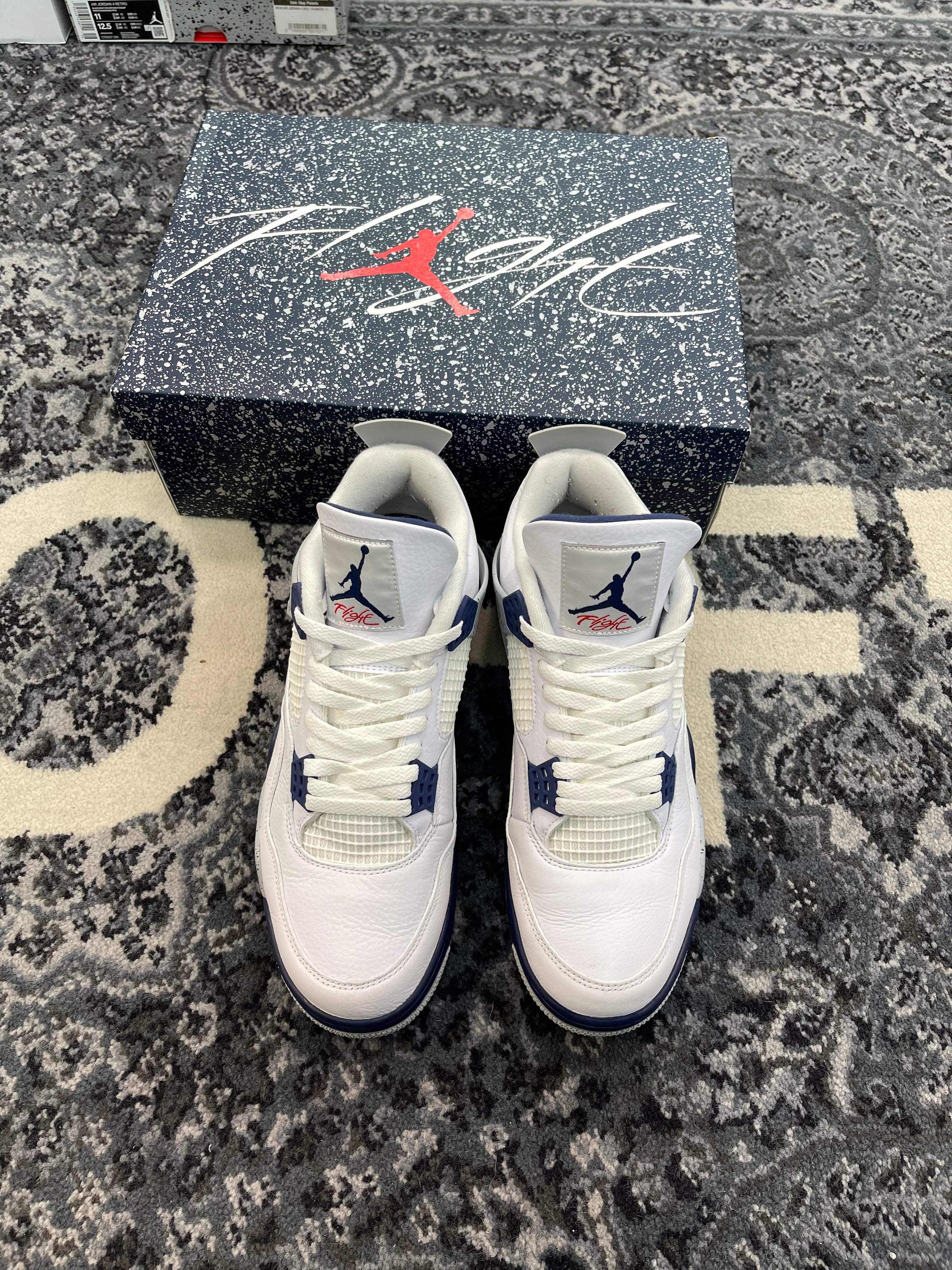 Jordan 4 “Midnight Navy”